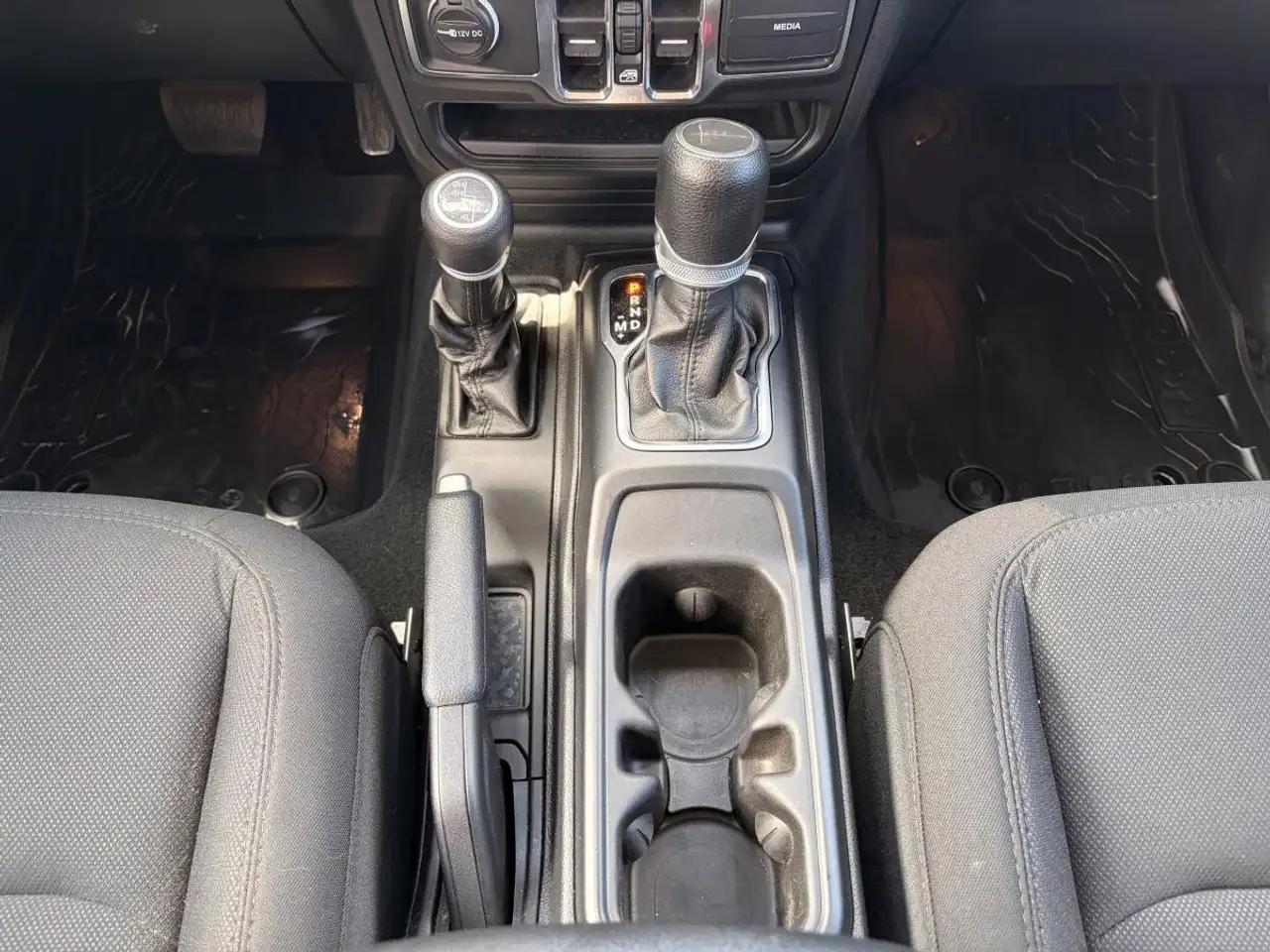 Jeep Gladiator photo Jeep Gladiator