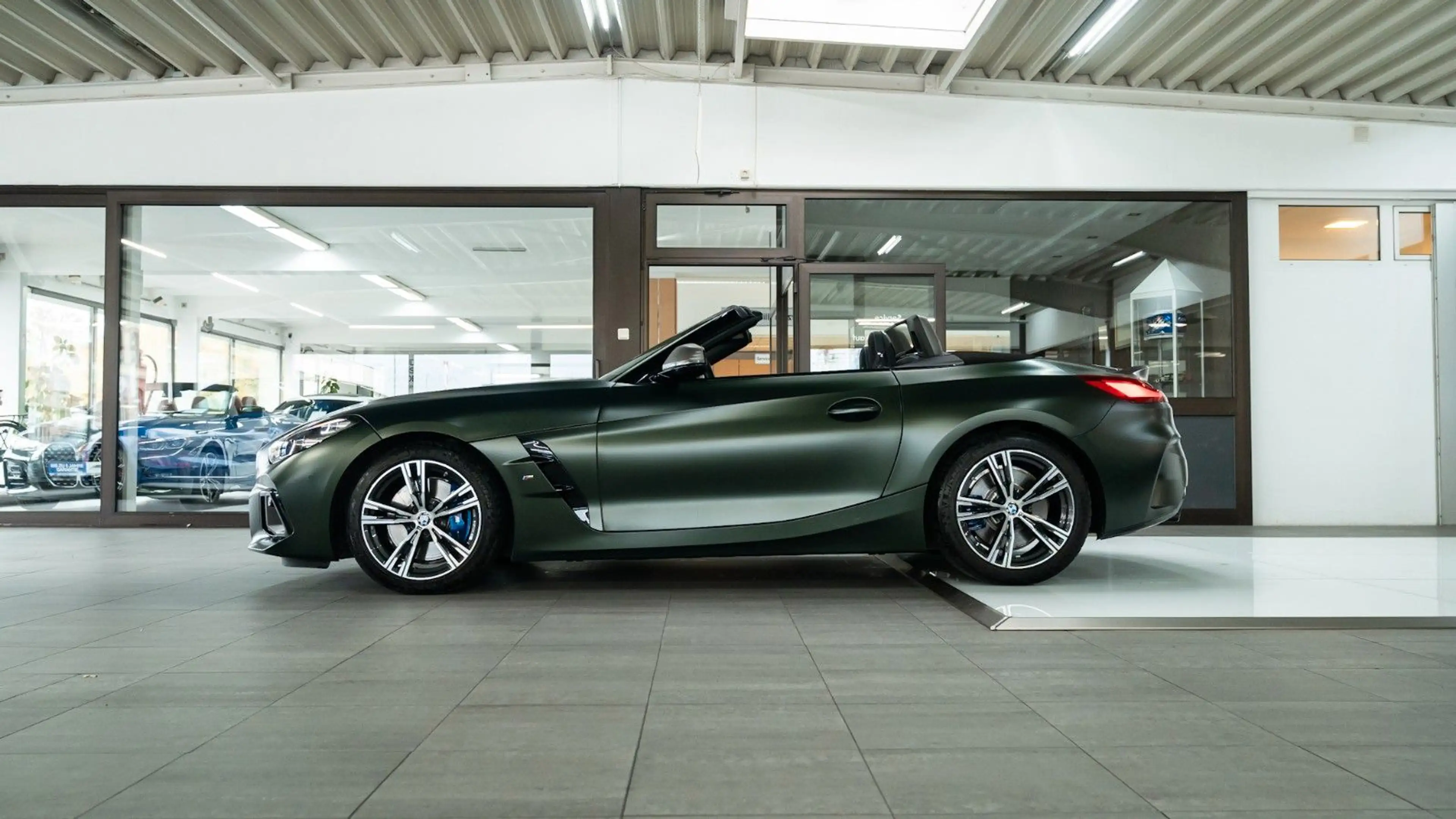 BMW Z4 M40i IndivFrznGreen RFK HiFi LCPro AdapFW uvm — photo 9
