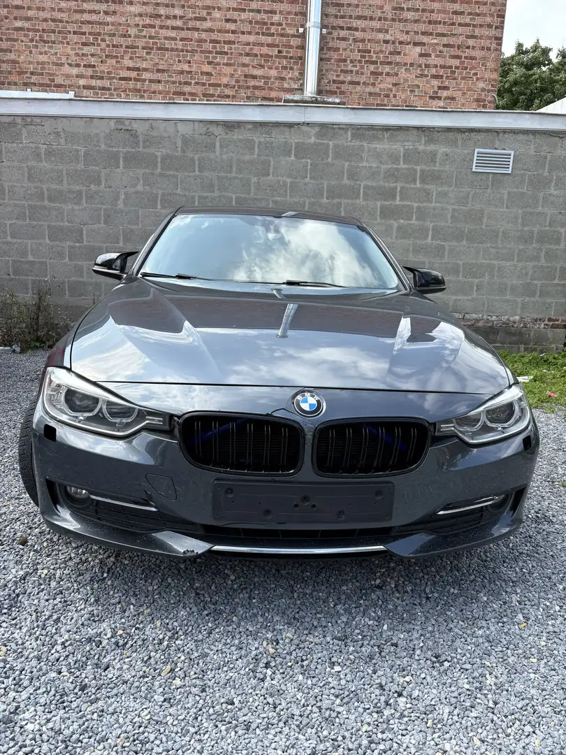 BMW 318 318d Touring Luxury Line - 1