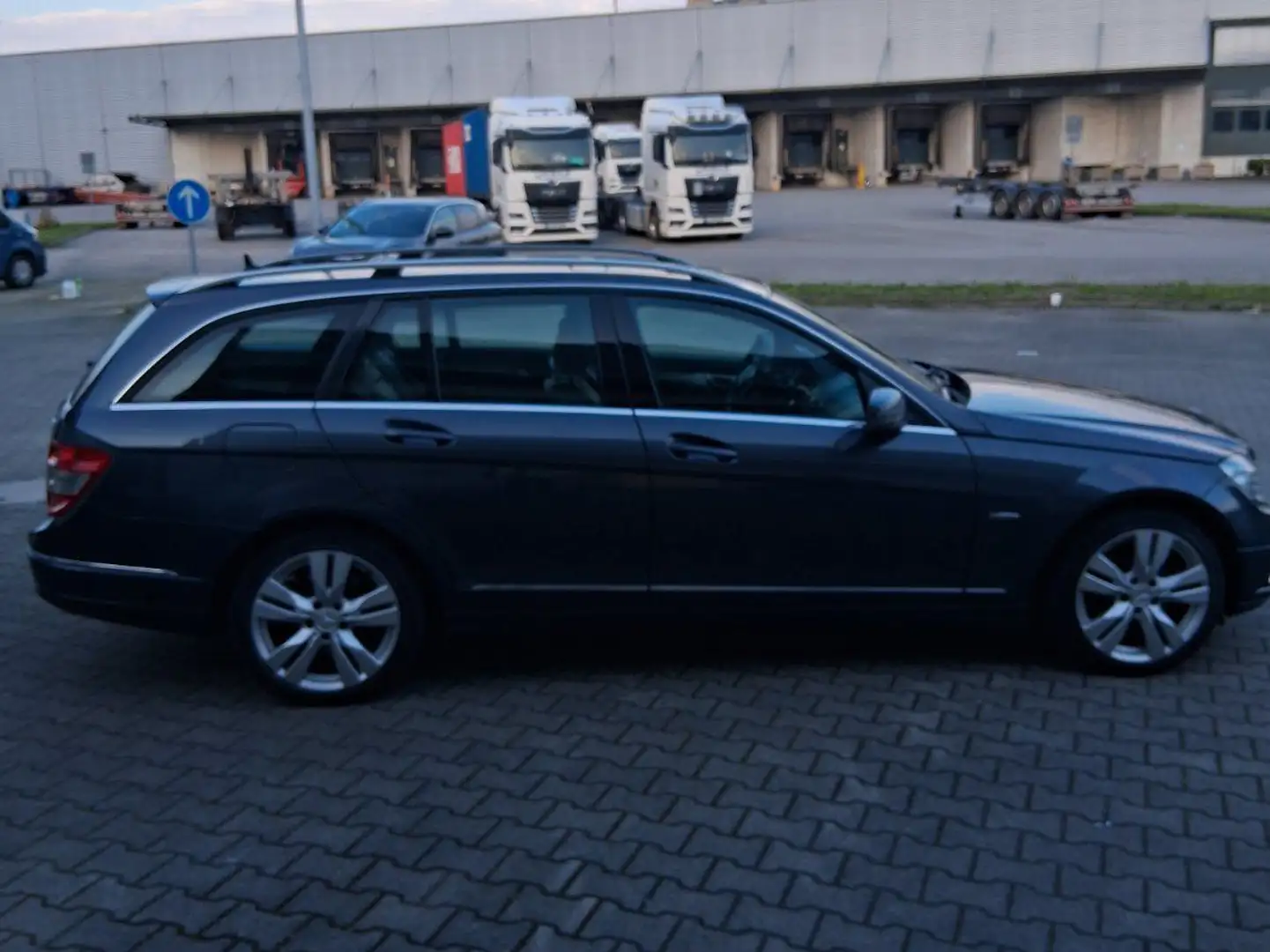 Mercedes-Benz C 220 C 220 T CDI DPF Automatik BlueEFFICIENCY Avantgard Grijs - 2