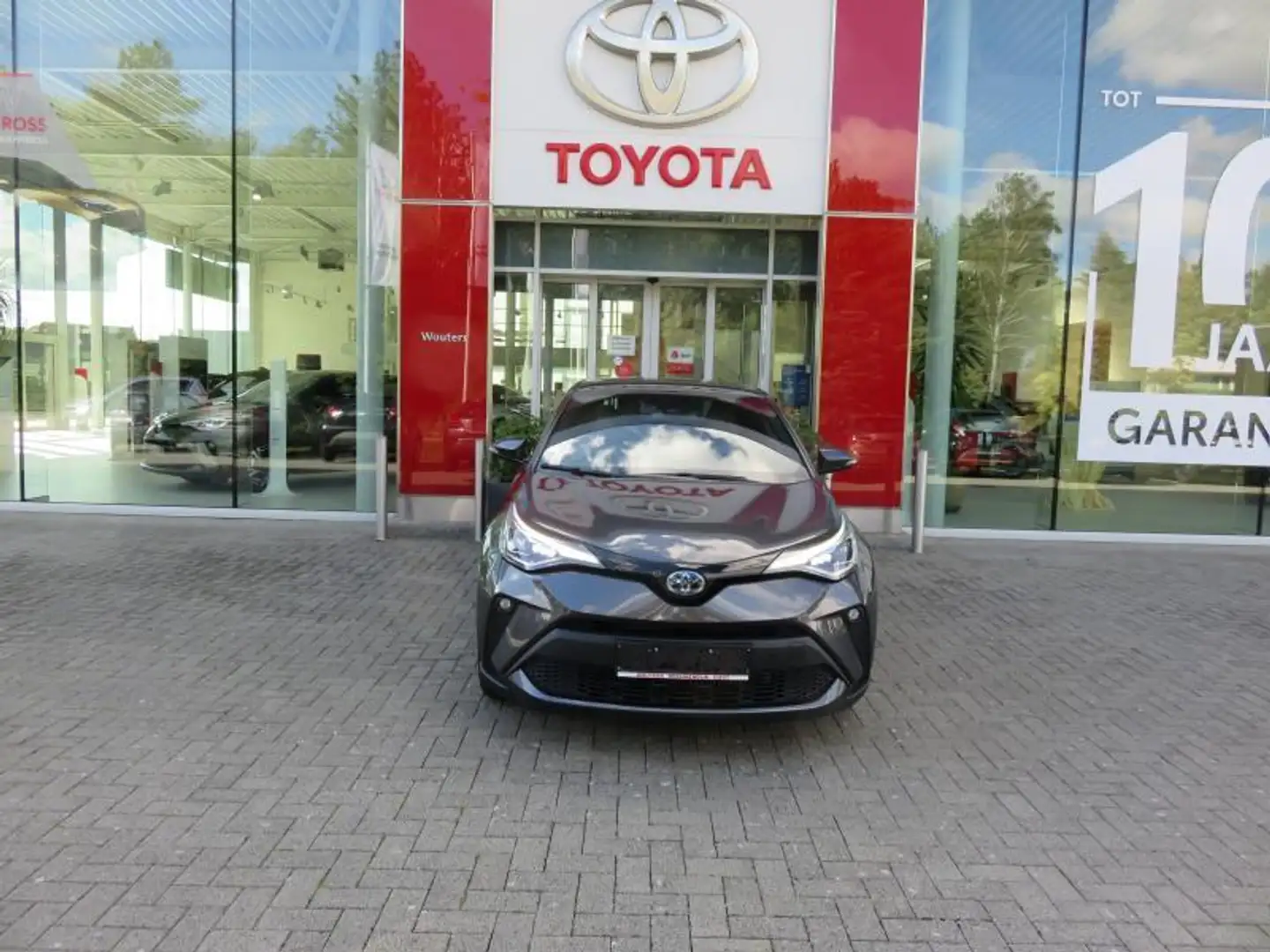 Toyota C-HR 1.8 HYBR. C-HIC Mono-Tone Grijs - 2
