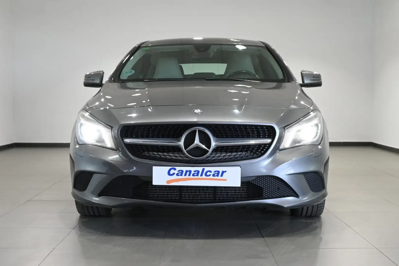 Mercedes-Benz CLA 200 Shooting Brake 200d 7G-DCT Gris - 2