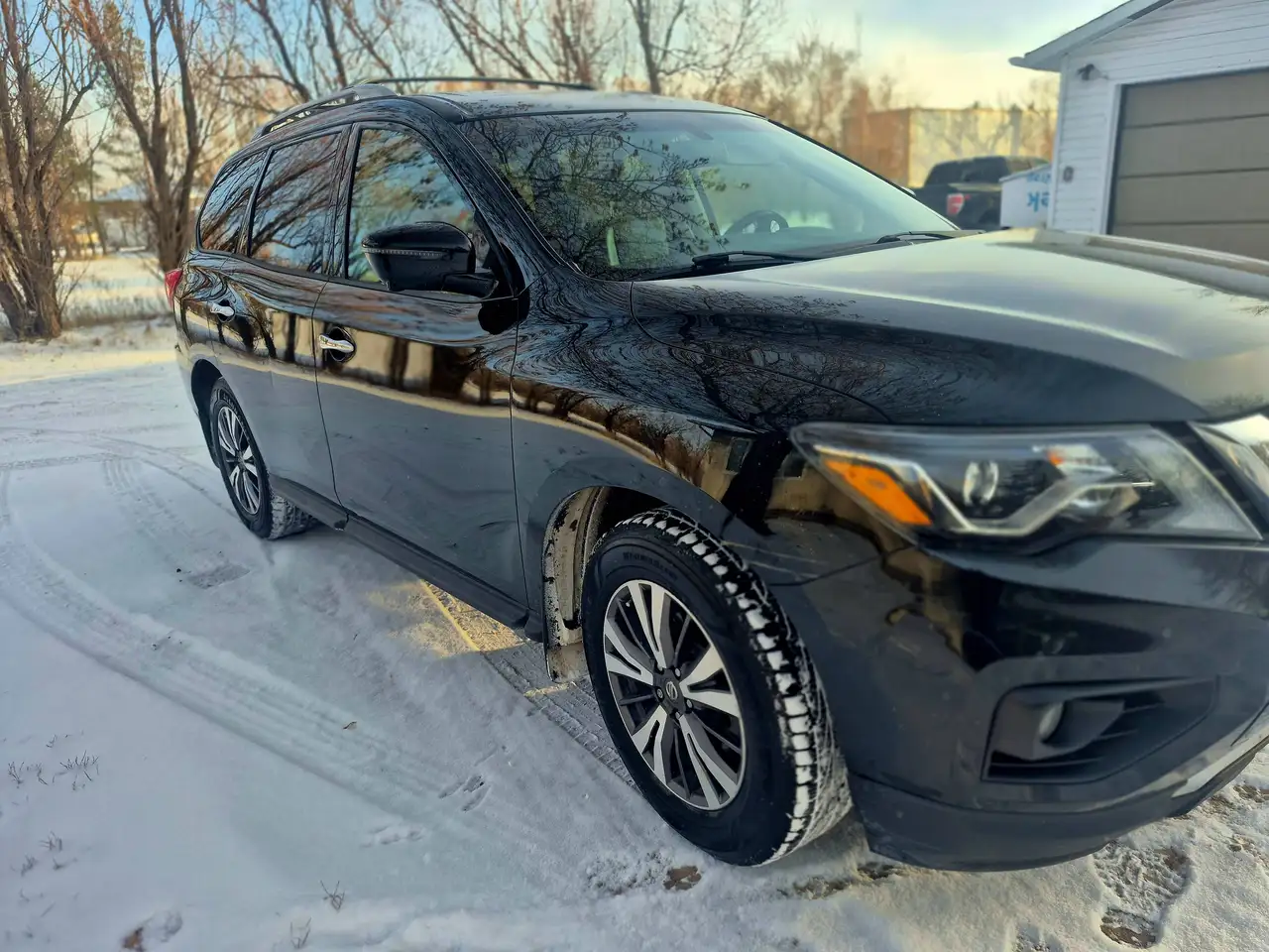 Nissan Pathfinder photo Nissan Pathfinder