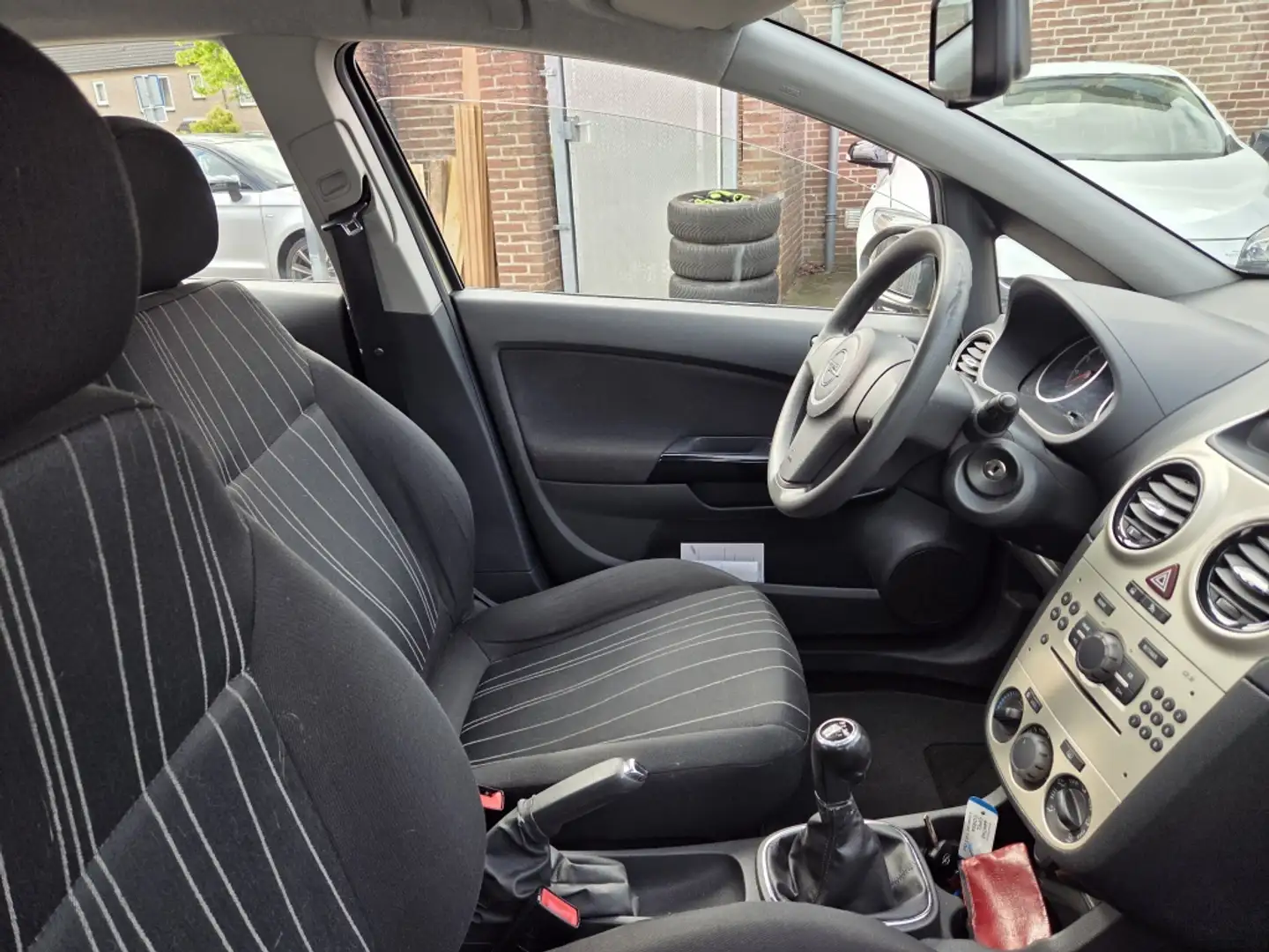 Opel Agila 1.2 Enjoy Beige - 2