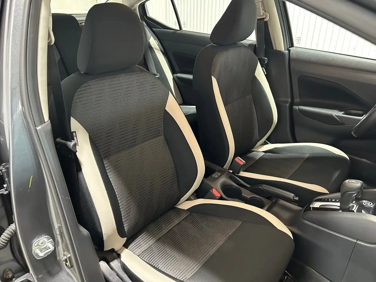 Nissan Versa снимка Nissan Versa