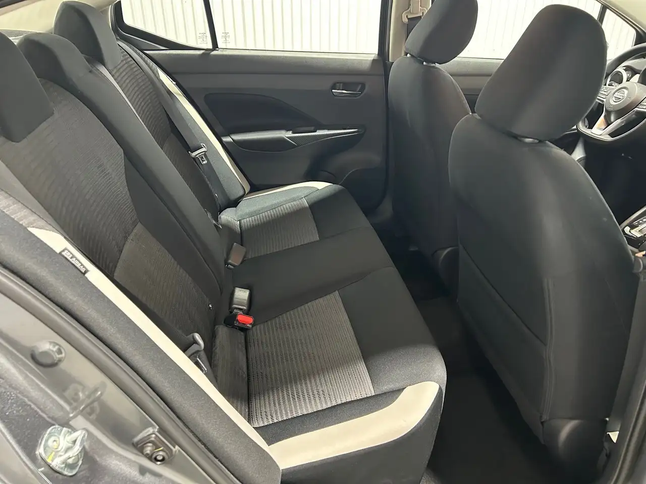 Nissan Versa снимка Nissan Versa