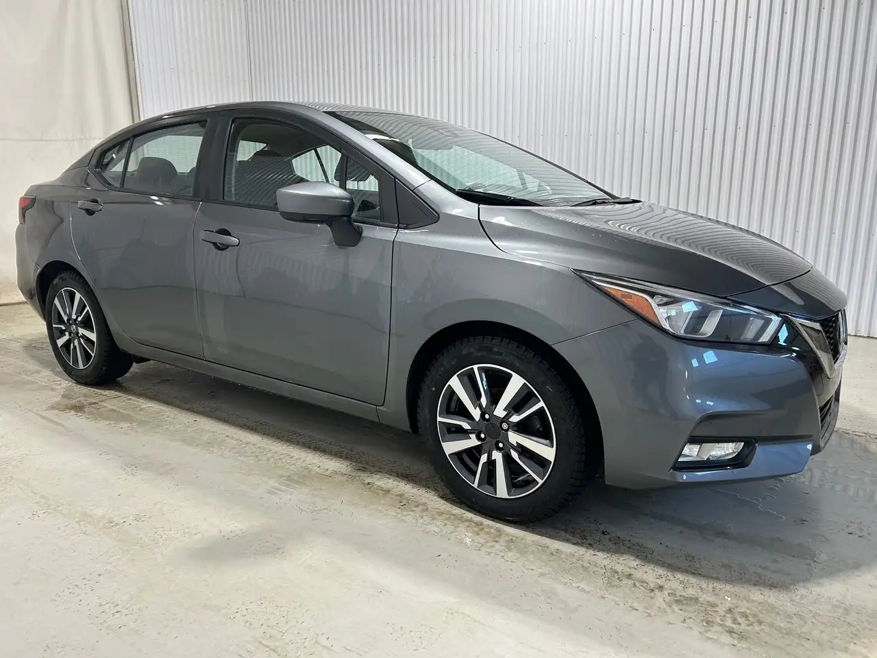 Nissan Versa снимка Nissan Versa