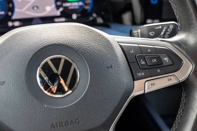 Volkswagen Golf view 26