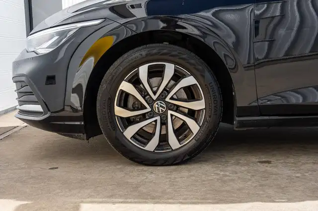 Volkswagen Golf view 6