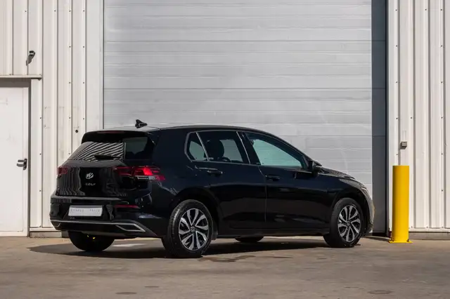 Volkswagen Golf view 5