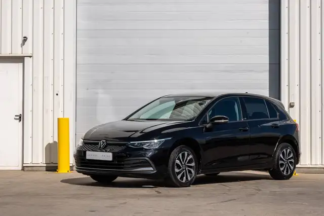 Volkswagen Golf view 3