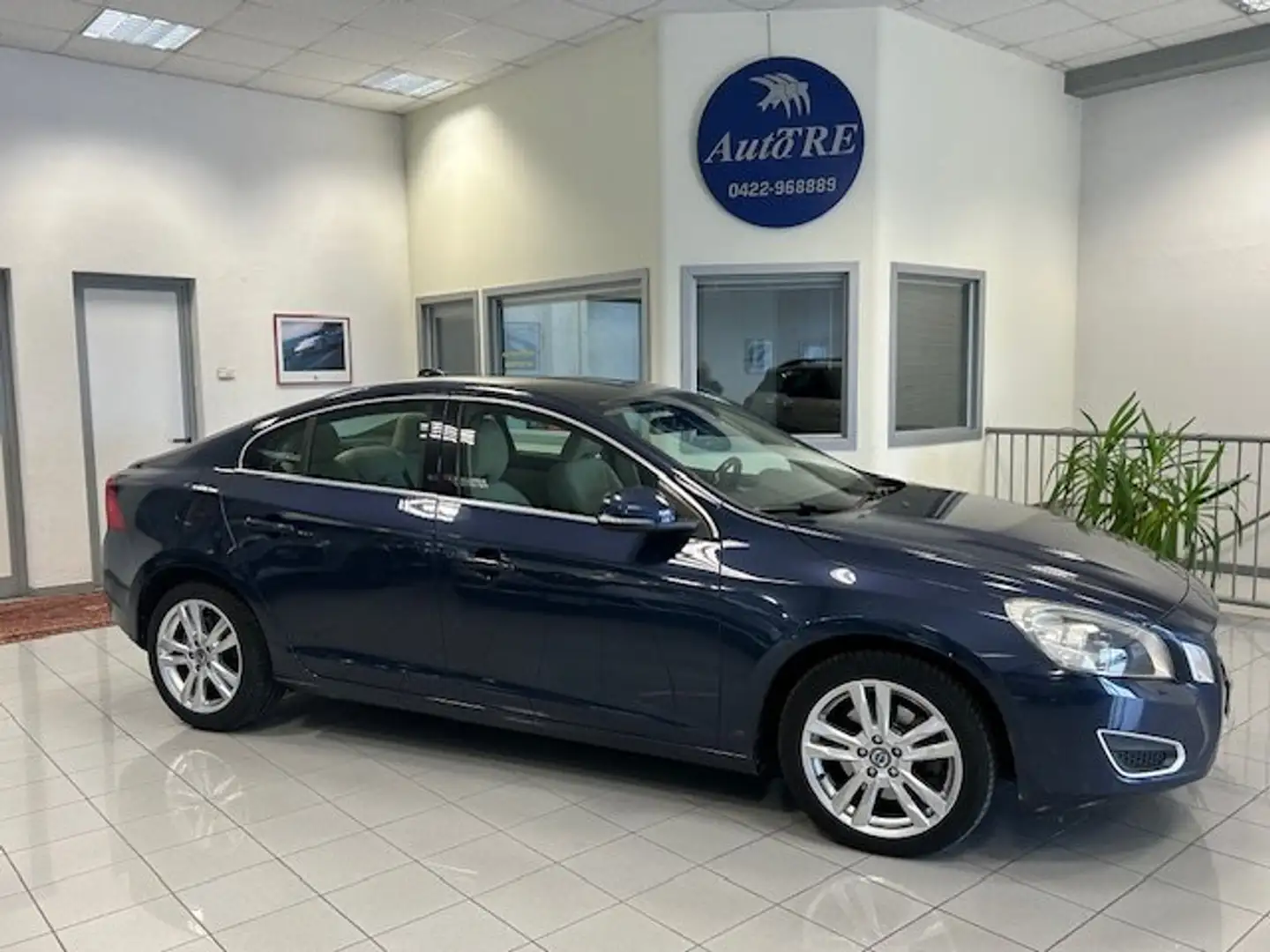Volvo S60 S60 II 2010 2.0 d3 Momentum Bleu - 1