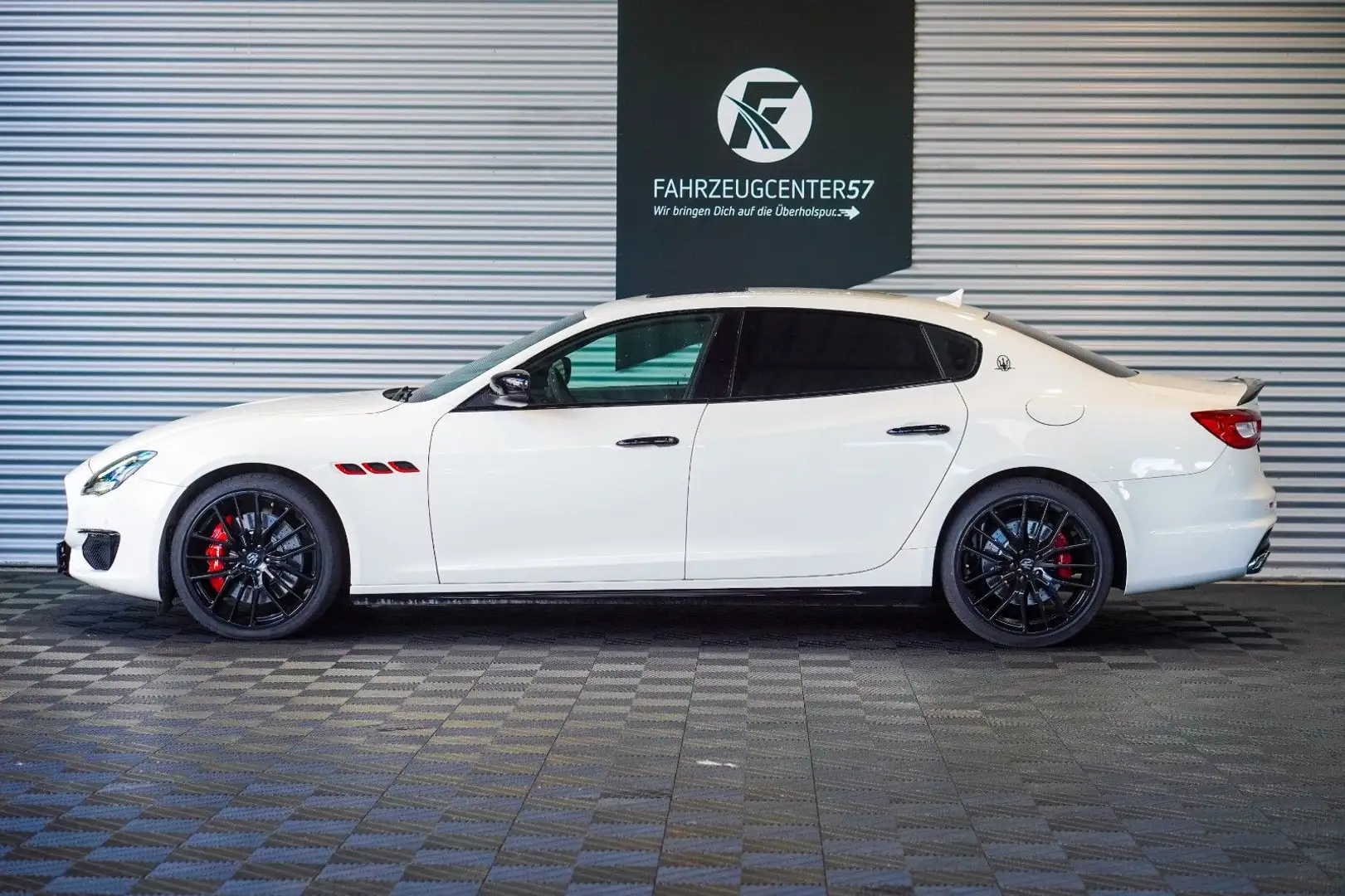 Maserati Quattroporte 3.8 V8 GTS TROFEO OPTIK/RFK/PDC Weiß - 2