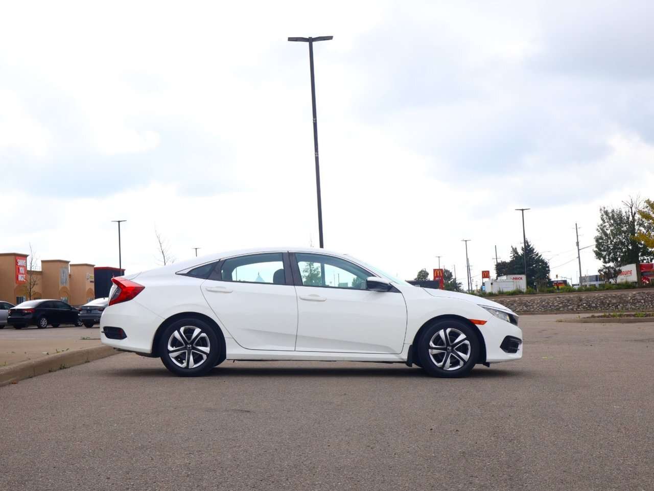 2016 Honda Civic LX — снимка 1