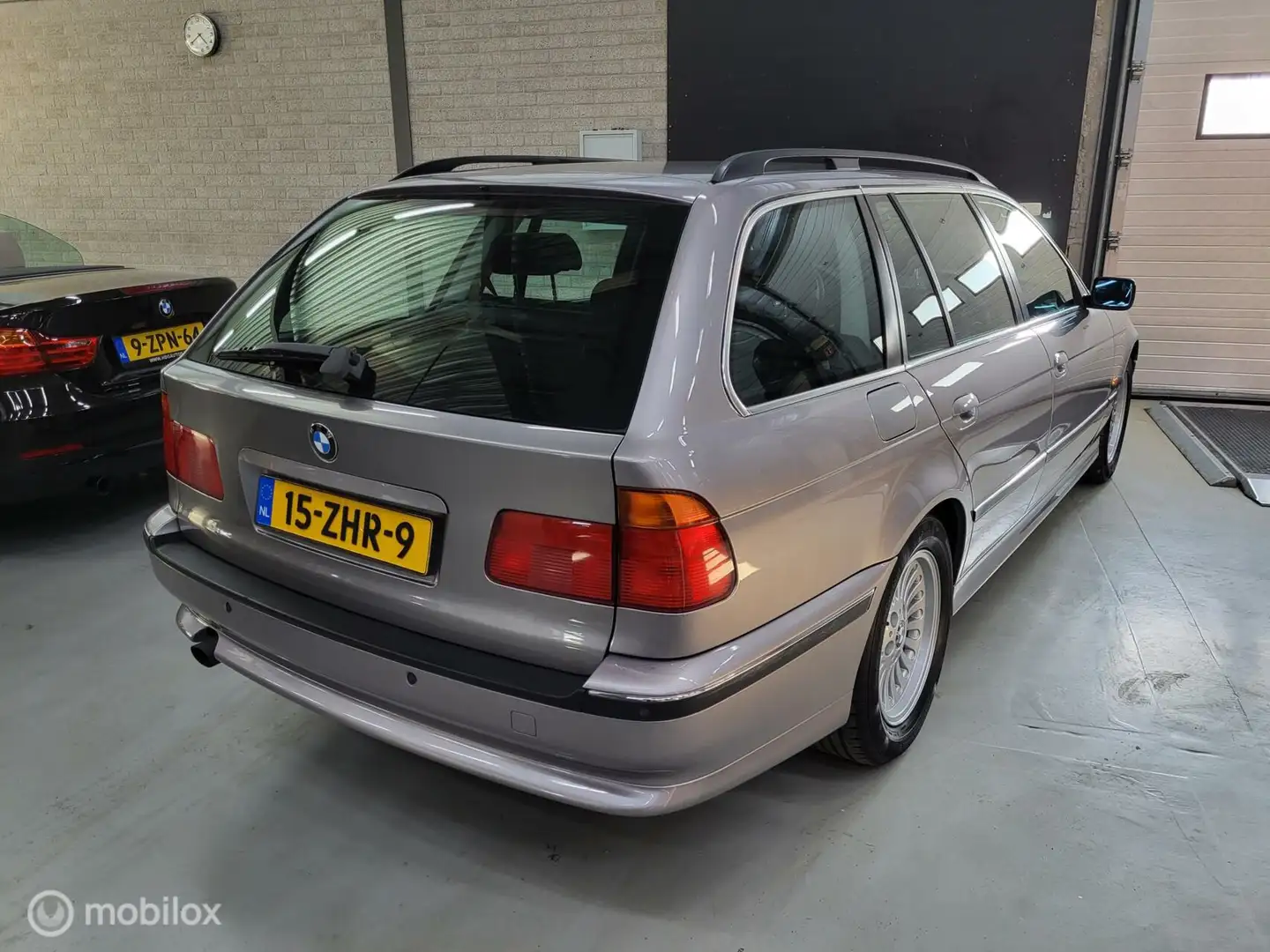 BMW 523 5-serie Touring 523i E39/Automaat/Zeer netjes/Youn Šedá - 2