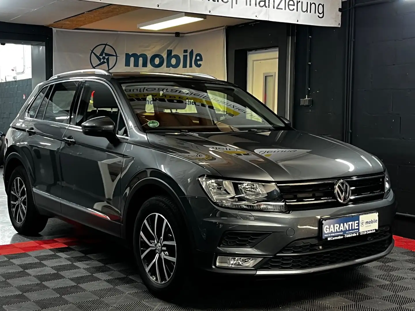 Volkswagen Tiguan Comfortline BMT/Start-Stopp PDC/ DSG/ HU Grijs - 2