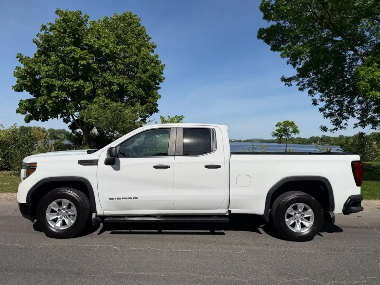 GMC Sierra 1500 снимка GMC Sierra 1500