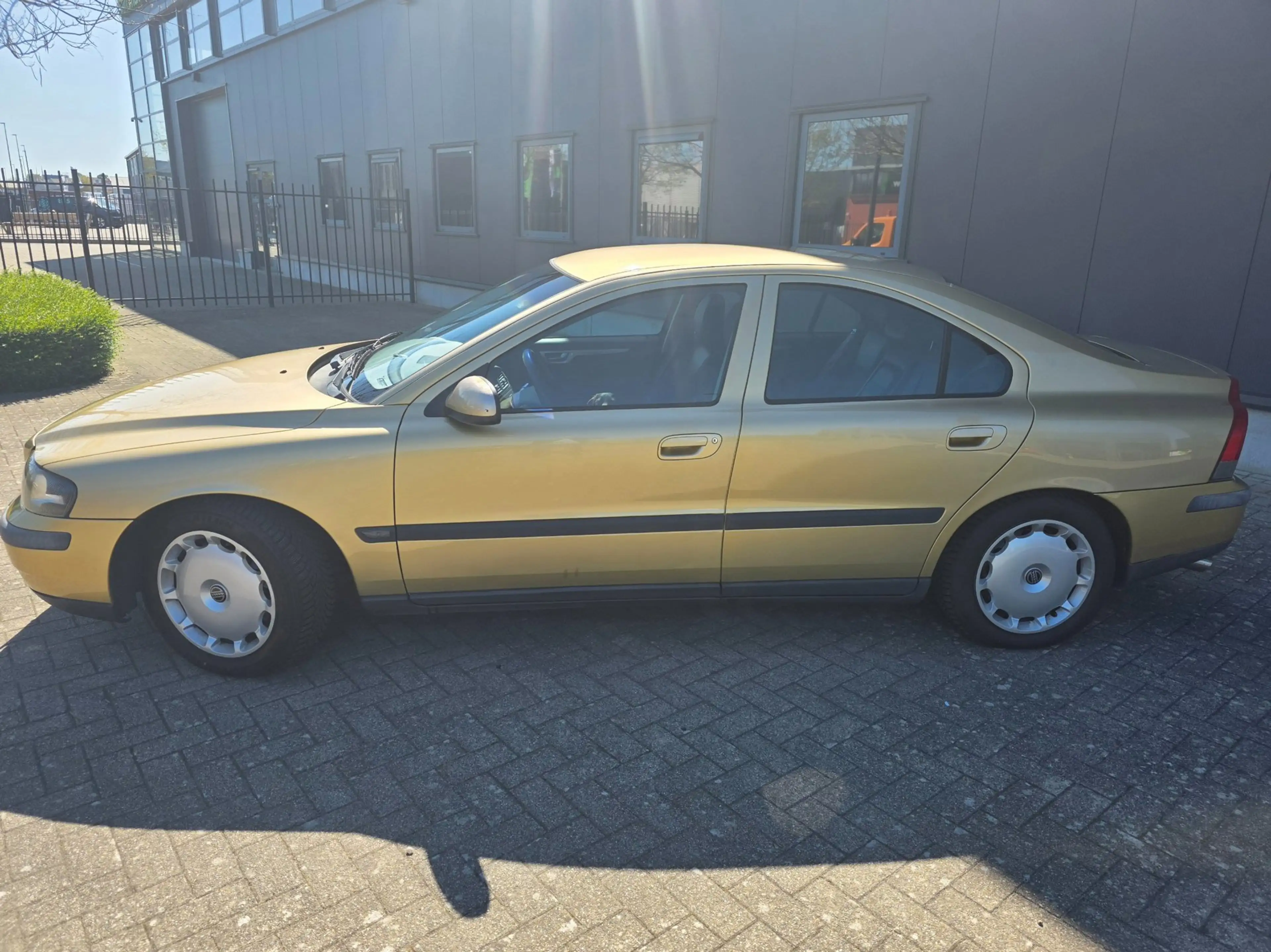 Volvo S60 2.3 T-5, AUTOMAAT, netto €4999, 4ver Youngtimer, b — photo 9
