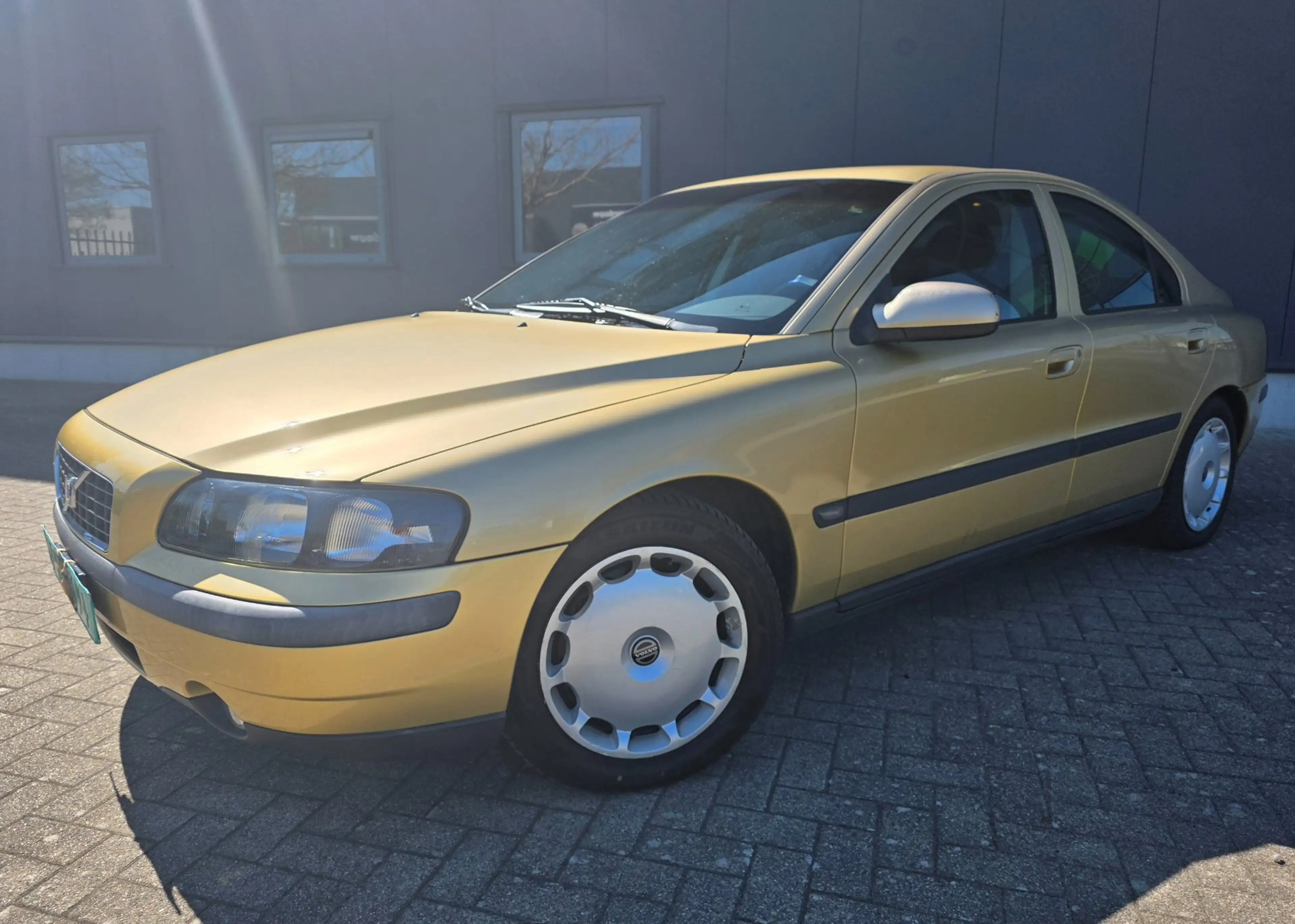 Volvo S60 2.3 T-5, AUTOMAAT, netto €4999, 4ver Youngtimer, b — photo 2