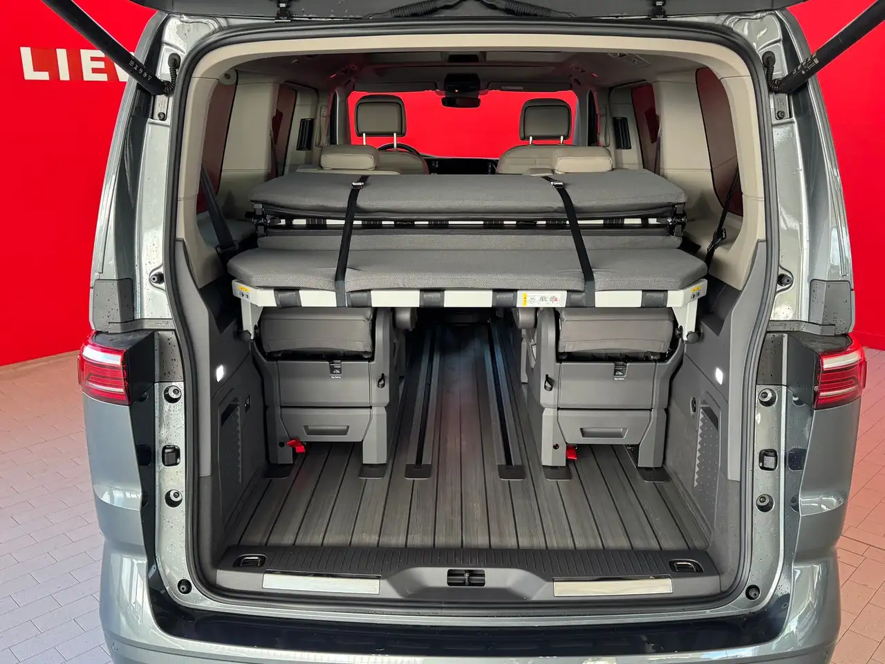 Volkswagen T7 Multivan 2026 — фото 12