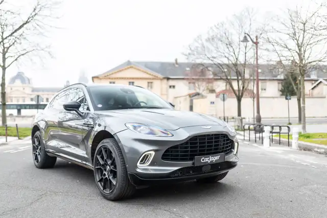Aston Martin DBX 4.0