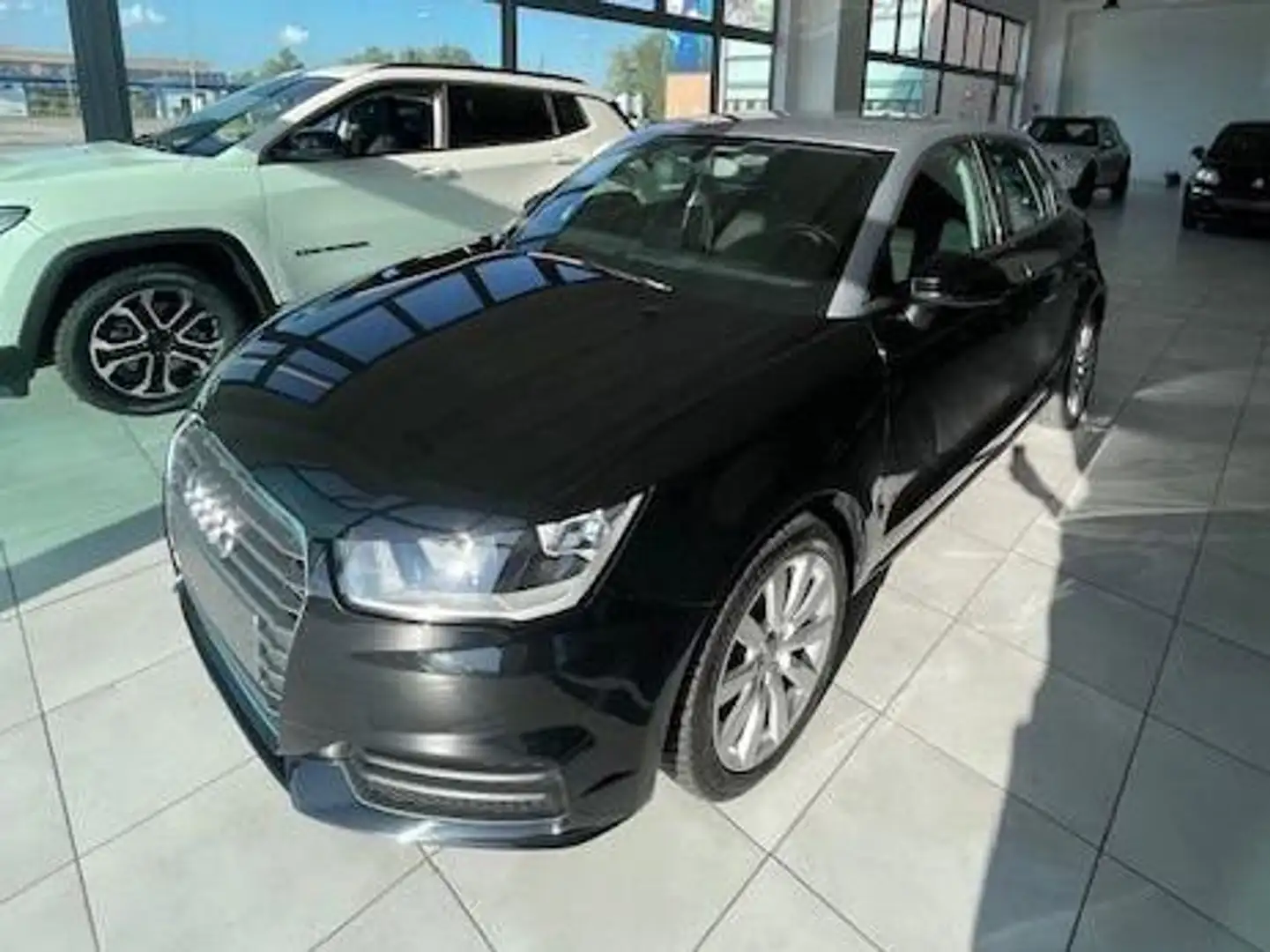 Audi A1 A1 Sportback 1.0 tfsi ultra Metal Plus 95cv Argento - 1
