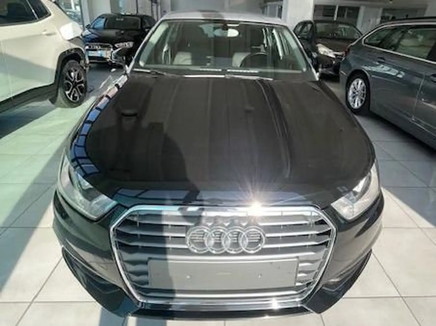 Audi A1 A1 Sportback 1.0 tfsi ultra Metal Plus 95cv Argento - 2