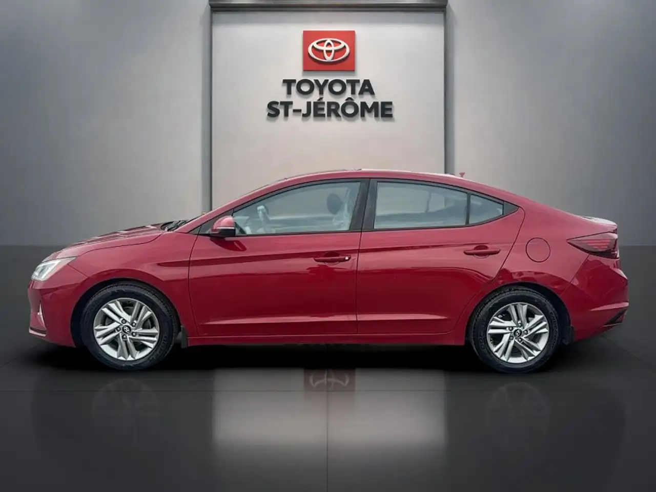 Hyundai ELANTRA снимка Hyundai ELANTRA