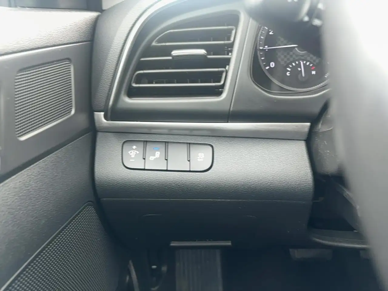 Hyundai ELANTRA снимка Hyundai ELANTRA
