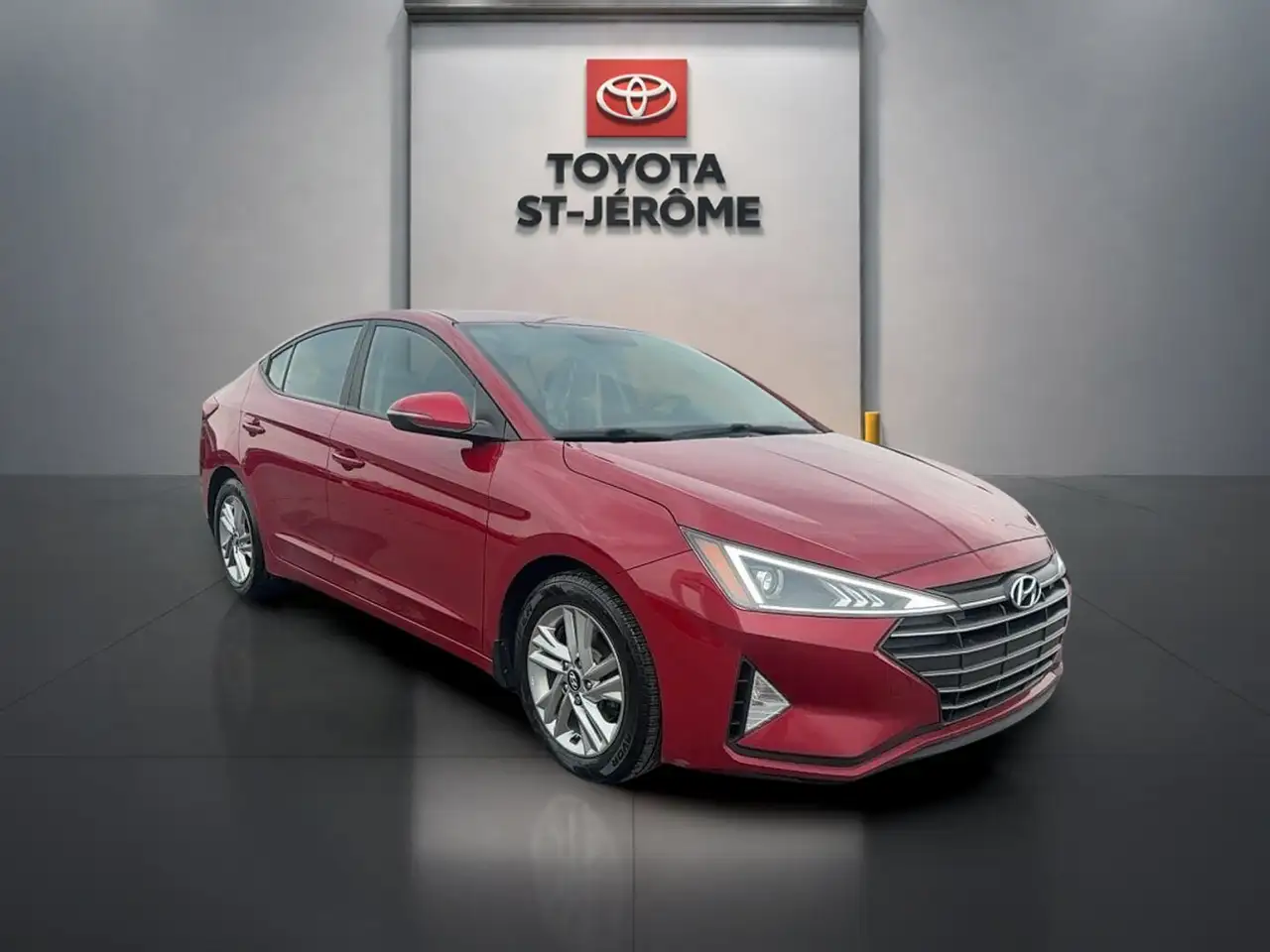 Hyundai ELANTRA снимка Hyundai ELANTRA