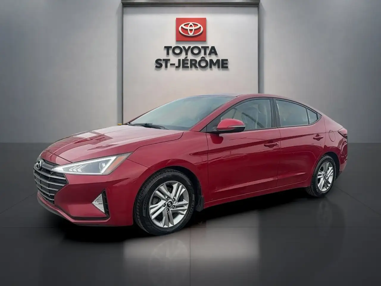 Hyundai ELANTRA снимка Hyundai ELANTRA