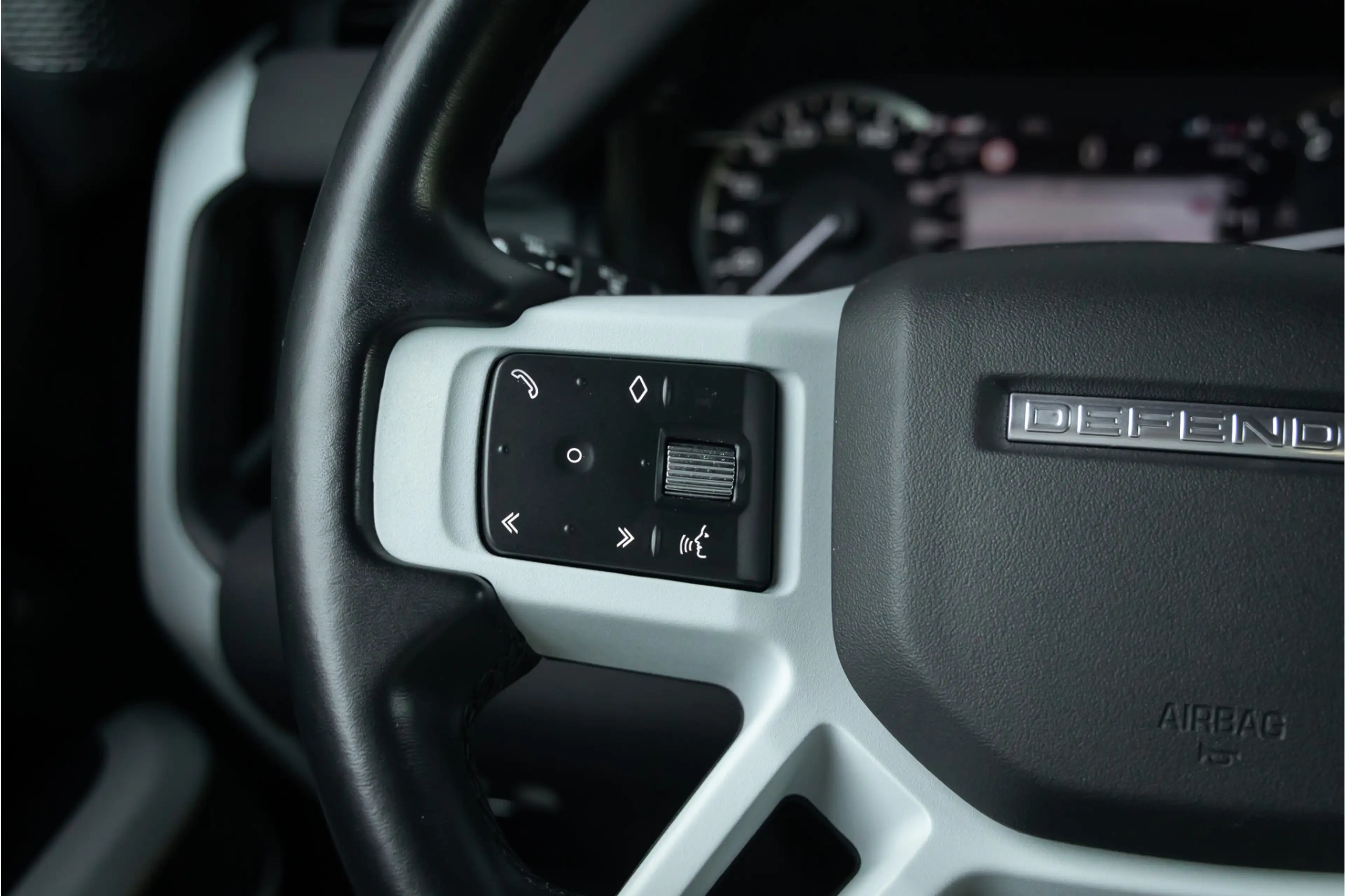 Land Rover Defender 3.0 D250 110 SE Commercial - Standkachel - Black P — photo 43