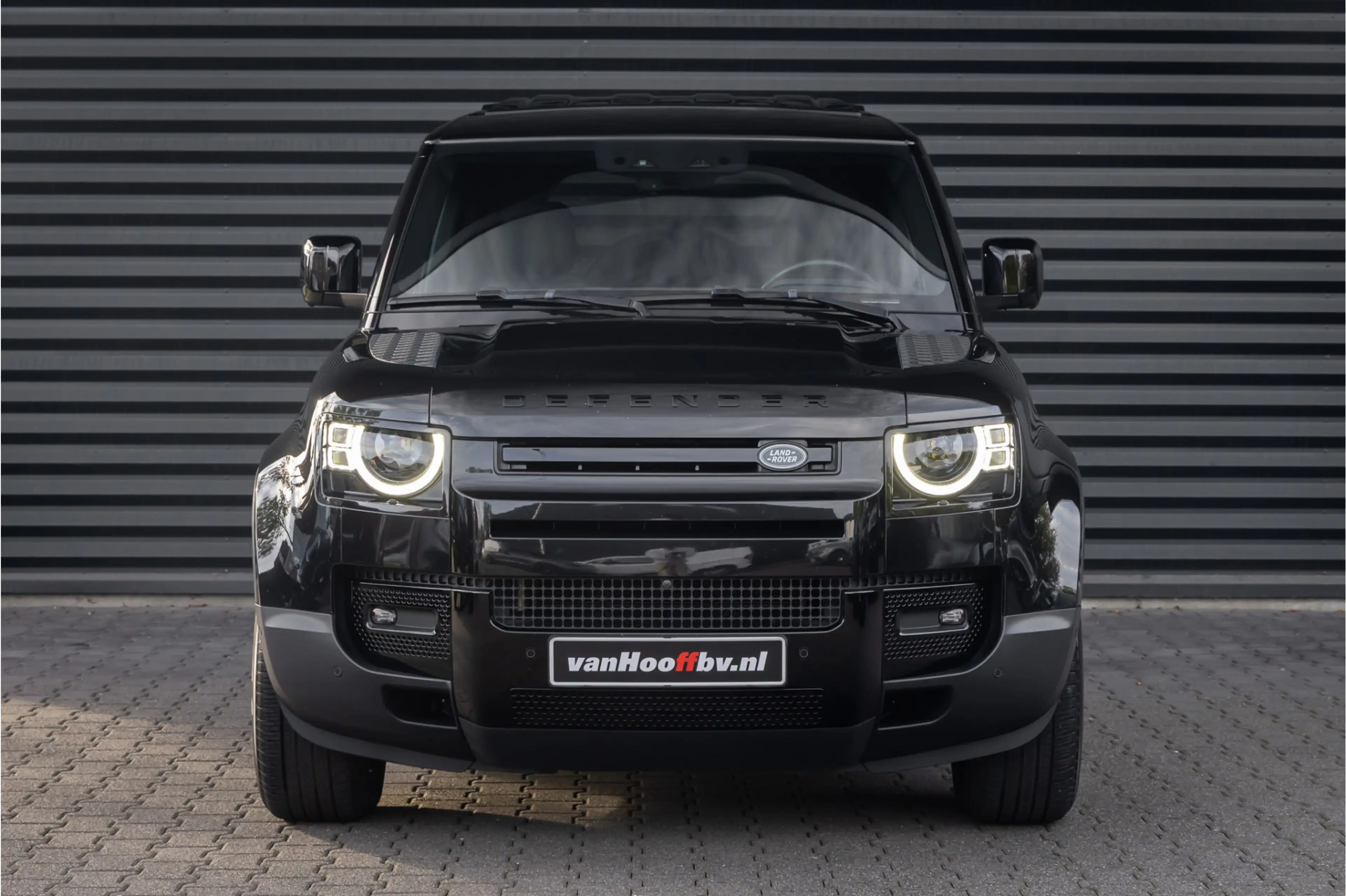 Land Rover Defender 3.0 D250 110 SE Commercial - Standkachel - Black P — photo 2