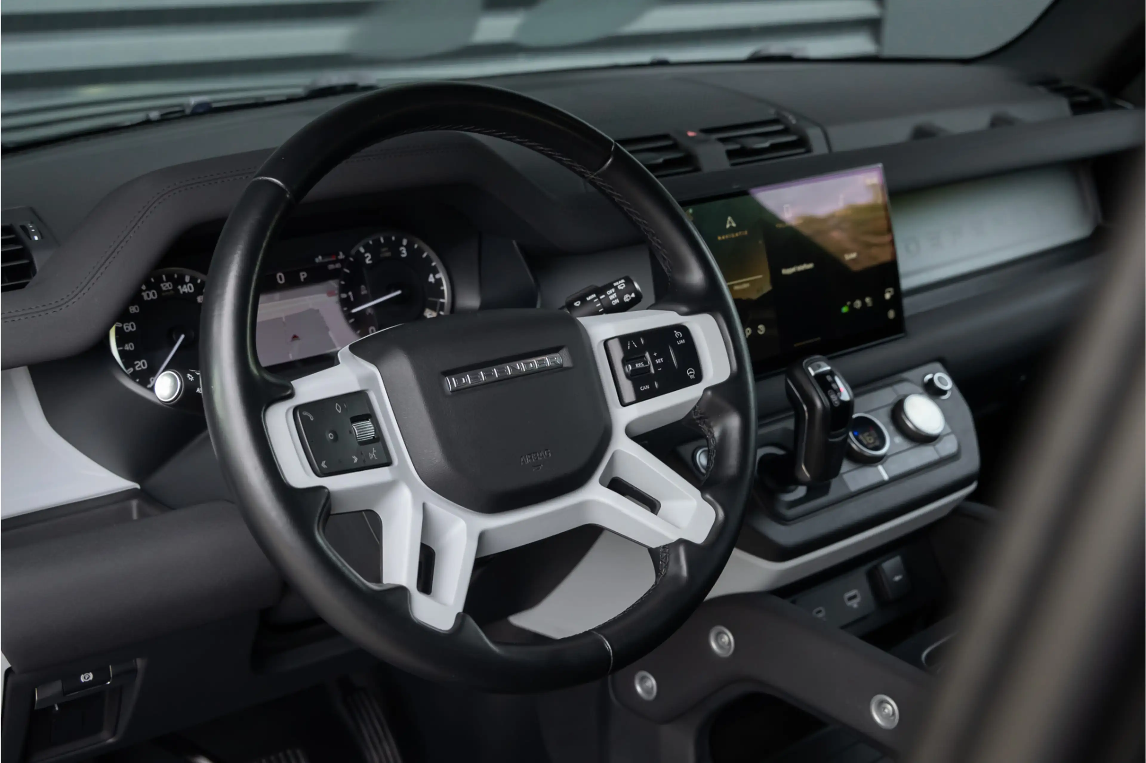 Land Rover Defender 3.0 D250 110 SE Commercial - Standkachel - Black P — photo 10