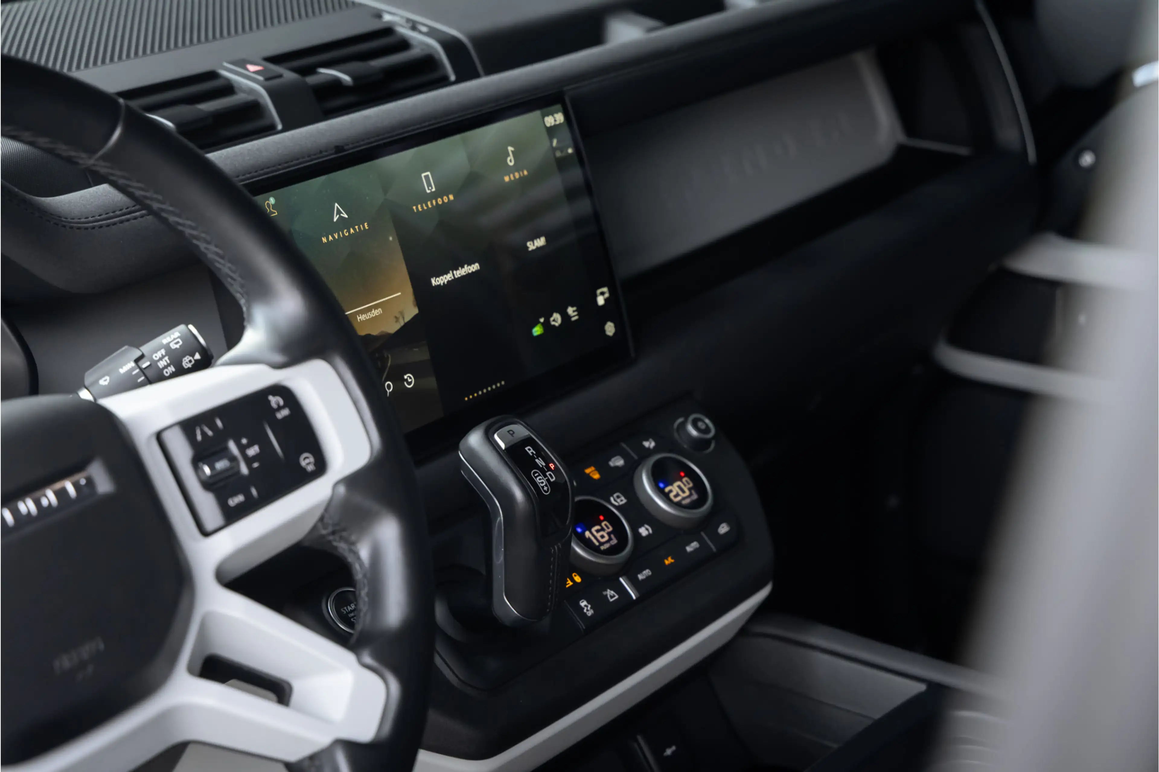 Land Rover Defender 3.0 D250 110 SE Commercial - Standkachel - Black P — photo 8