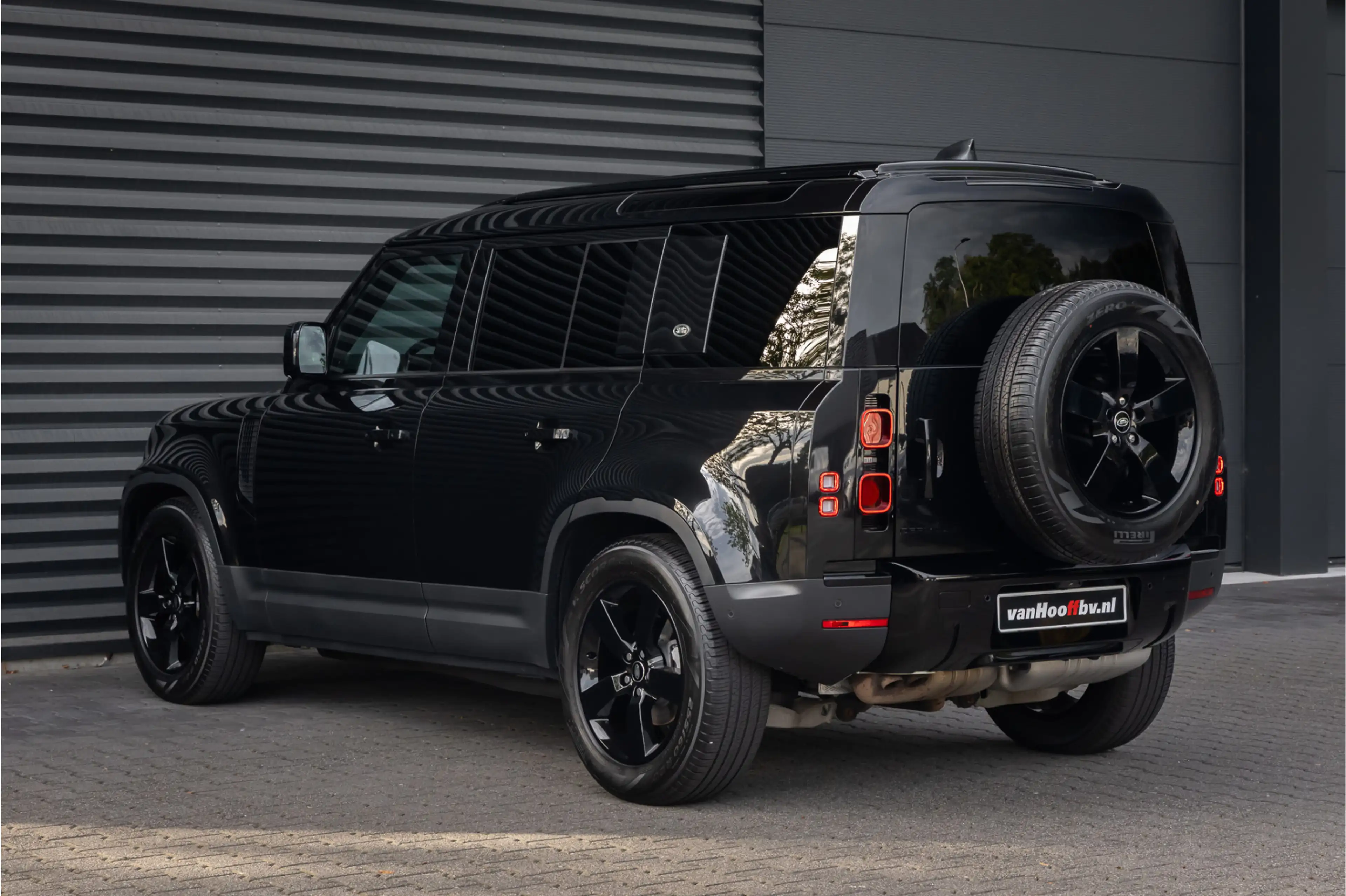 Land Rover Defender 3.0 D250 110 SE Commercial - Standkachel - Black P — photo 35