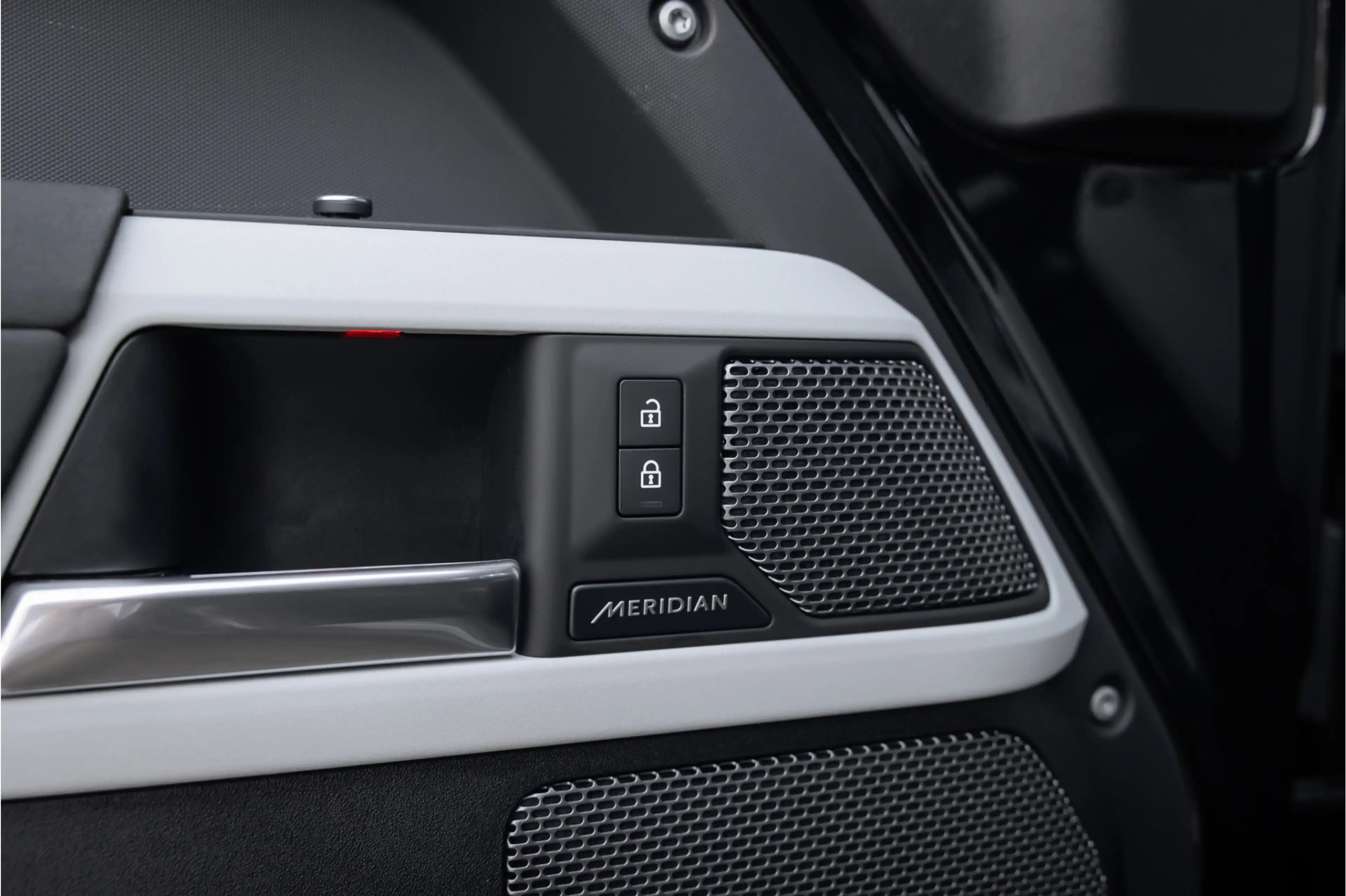Land Rover Defender 3.0 D250 110 SE Commercial - Standkachel - Black P — photo 41