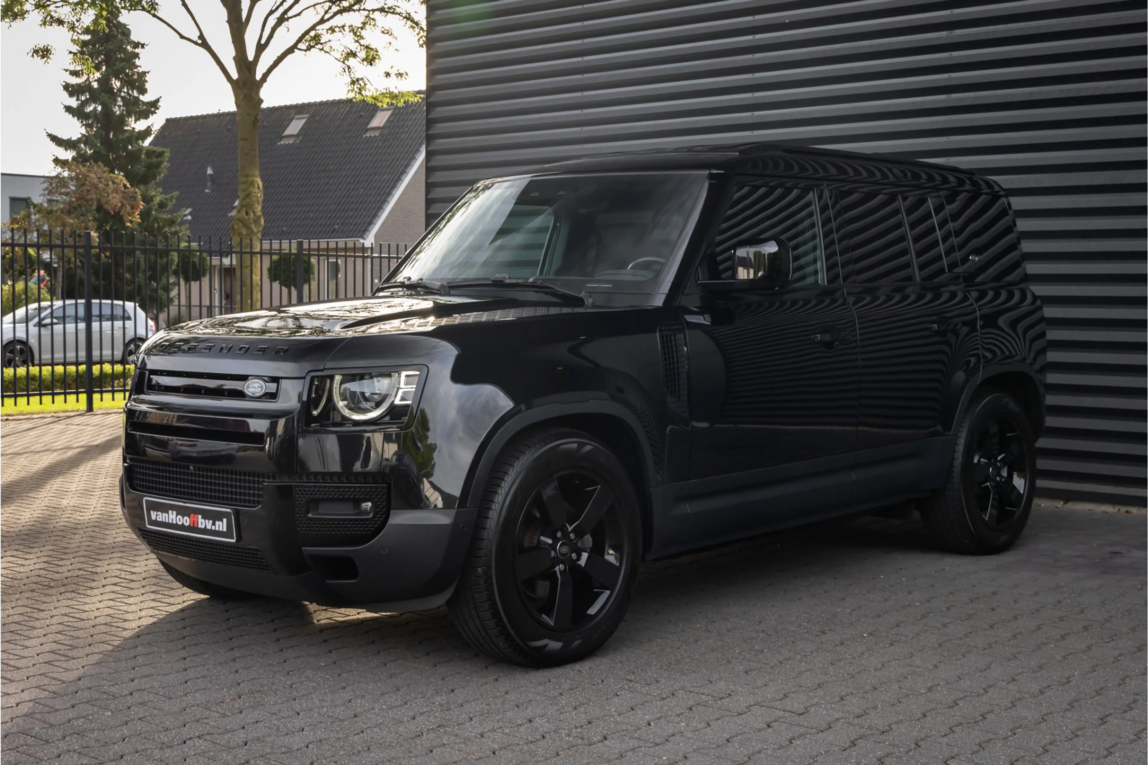 Land Rover Defender 3.0 D250 110 SE Commercial - Standkachel - Black P — photo 4