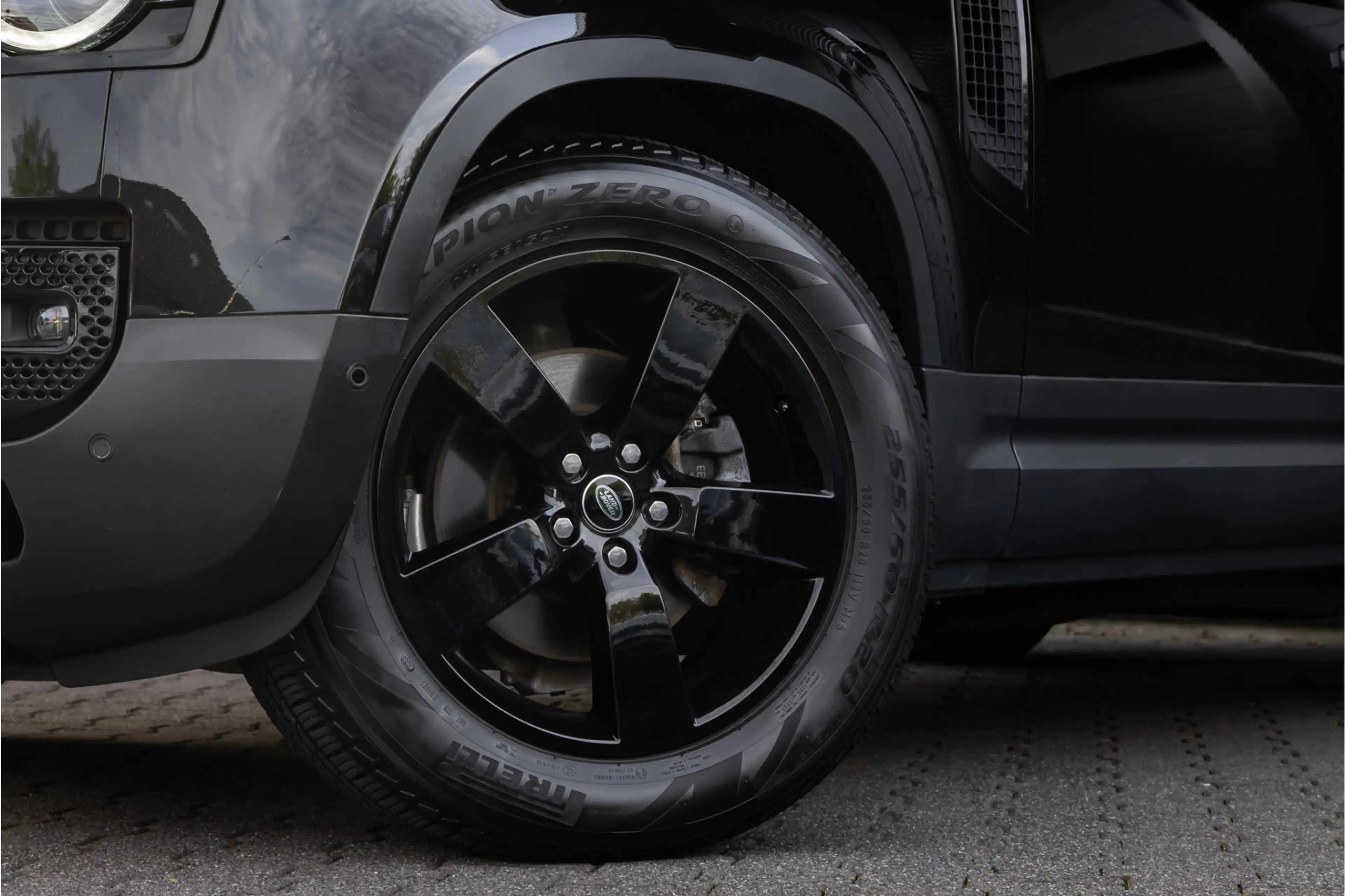 Land Rover Defender 3.0 D250 110 SE Commercial - Standkachel - Black P — photo 28