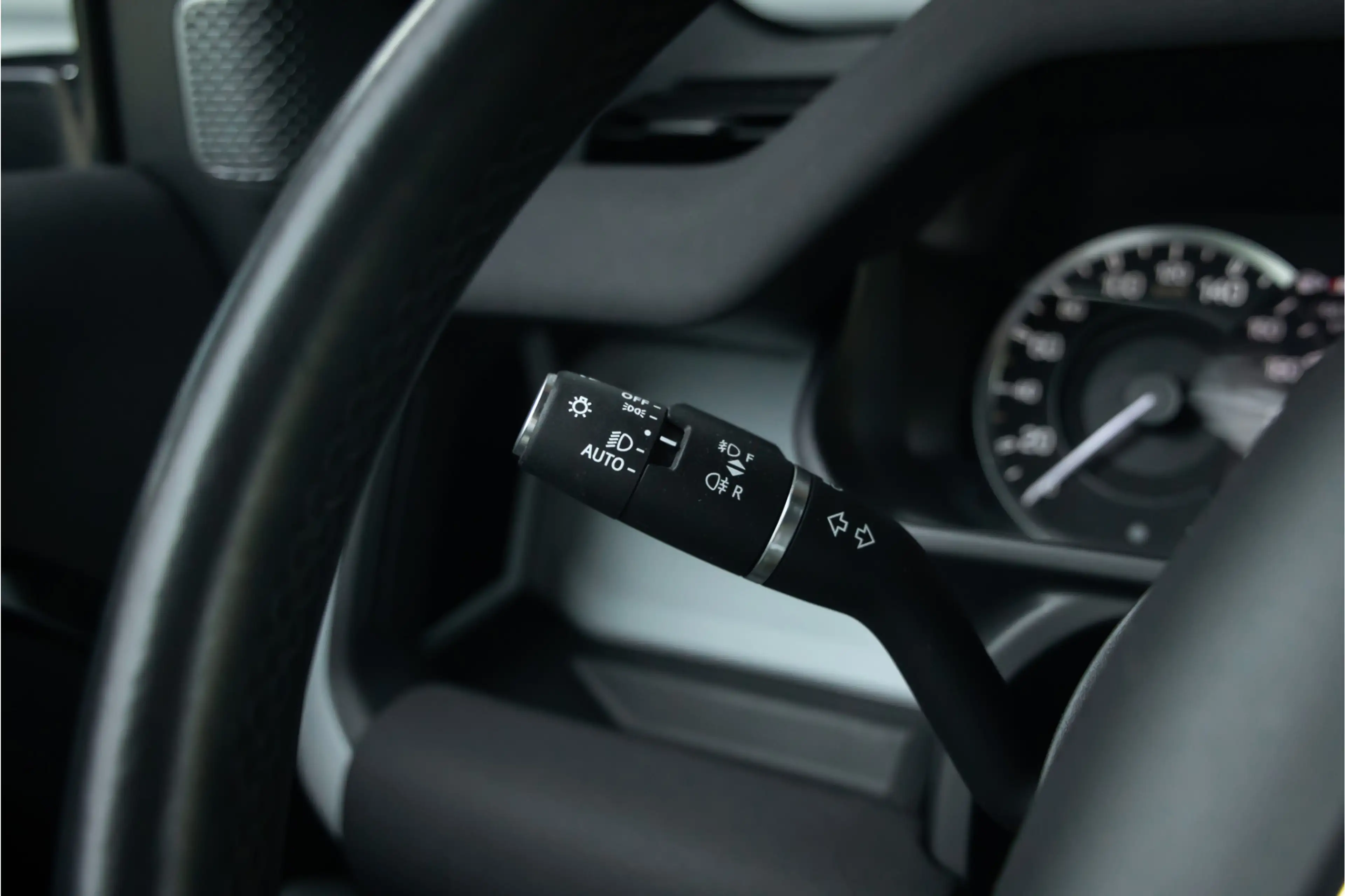 Land Rover Defender 3.0 D250 110 SE Commercial - Standkachel - Black P — photo 45