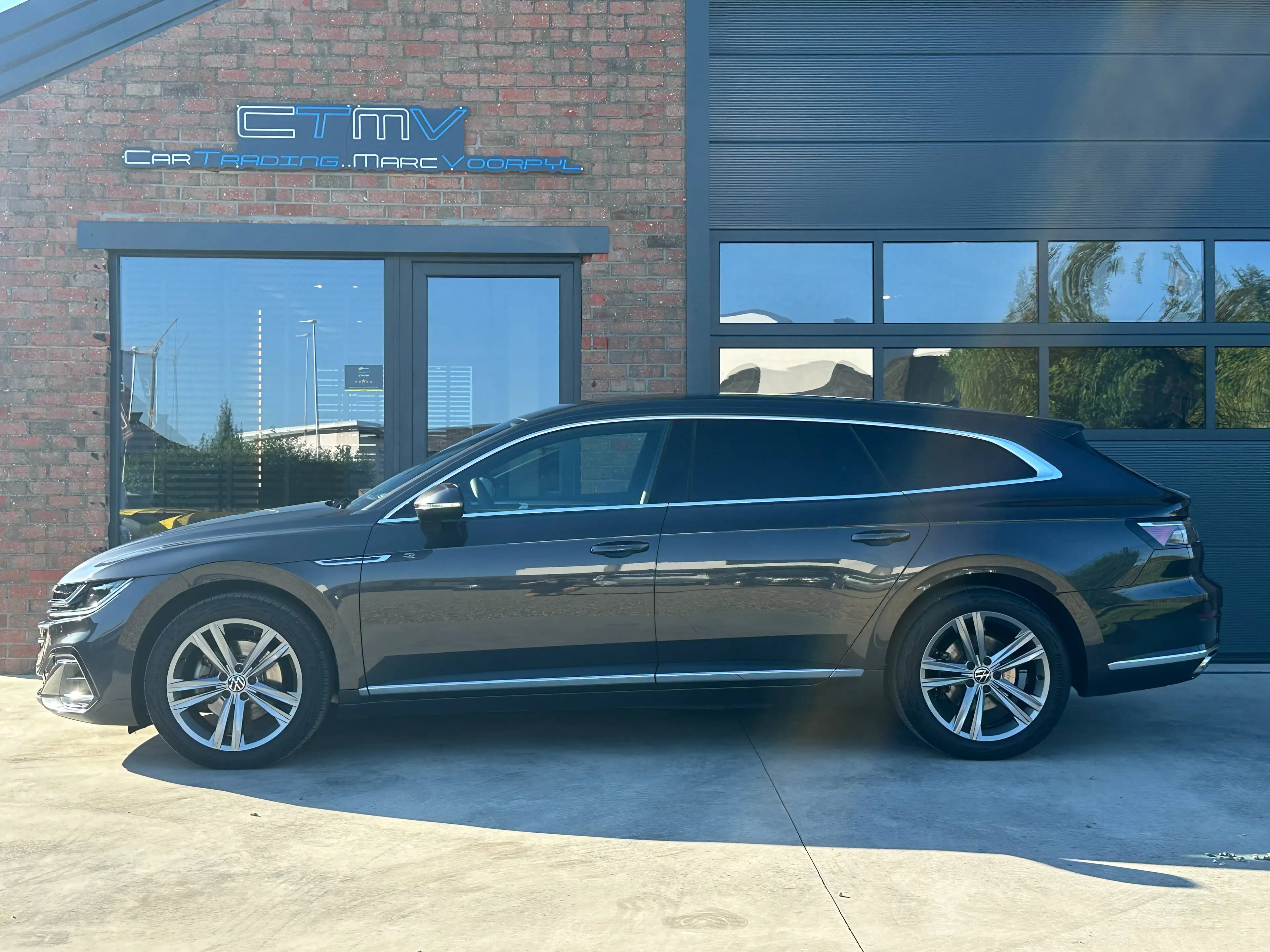 Volkswagen Arteon Shooting Brake eHybrid 1.4TSi R-Line DSG — photo 2