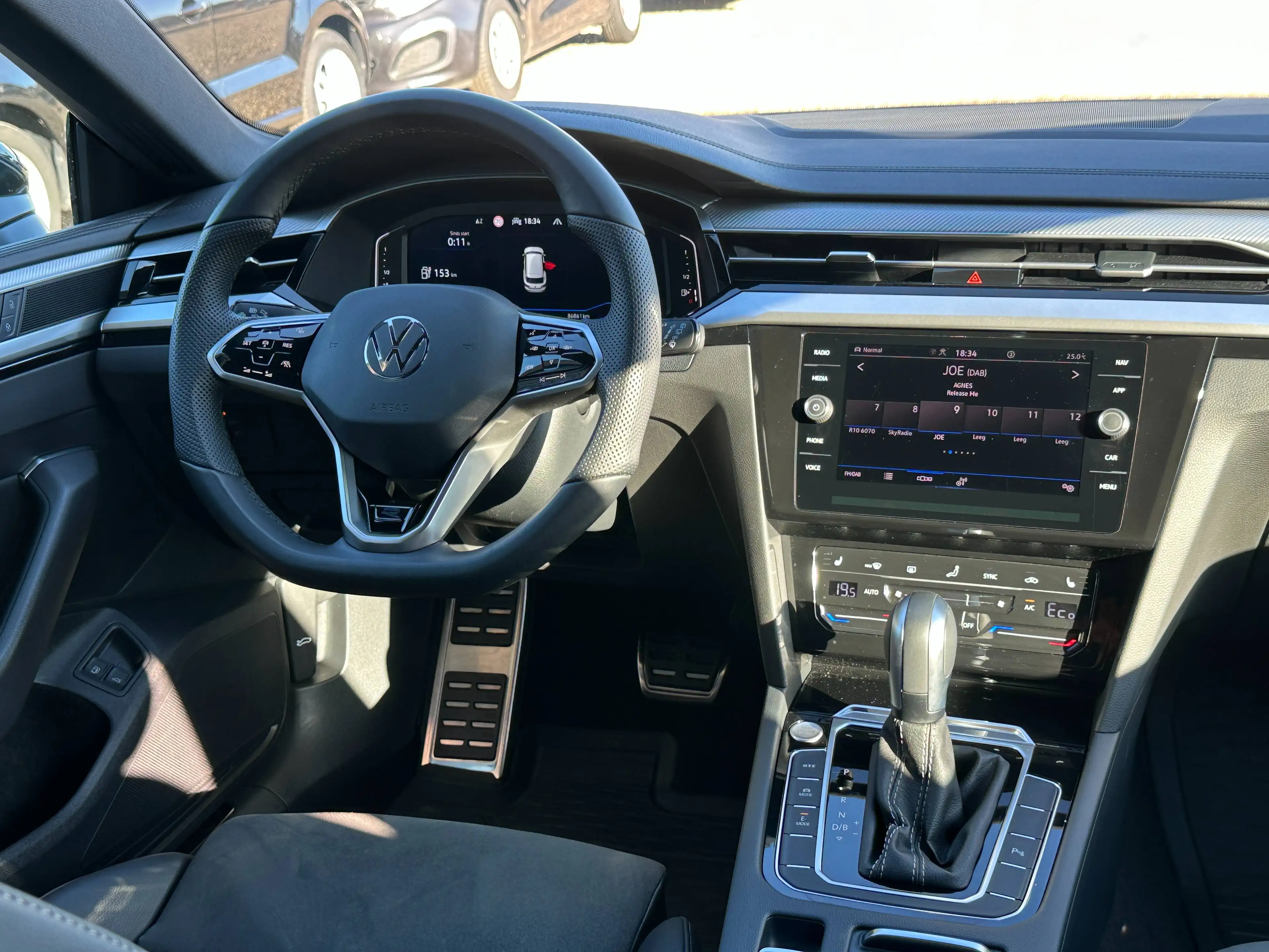 Volkswagen Arteon Shooting Brake eHybrid 1.4TSi R-Line DSG — photo 13