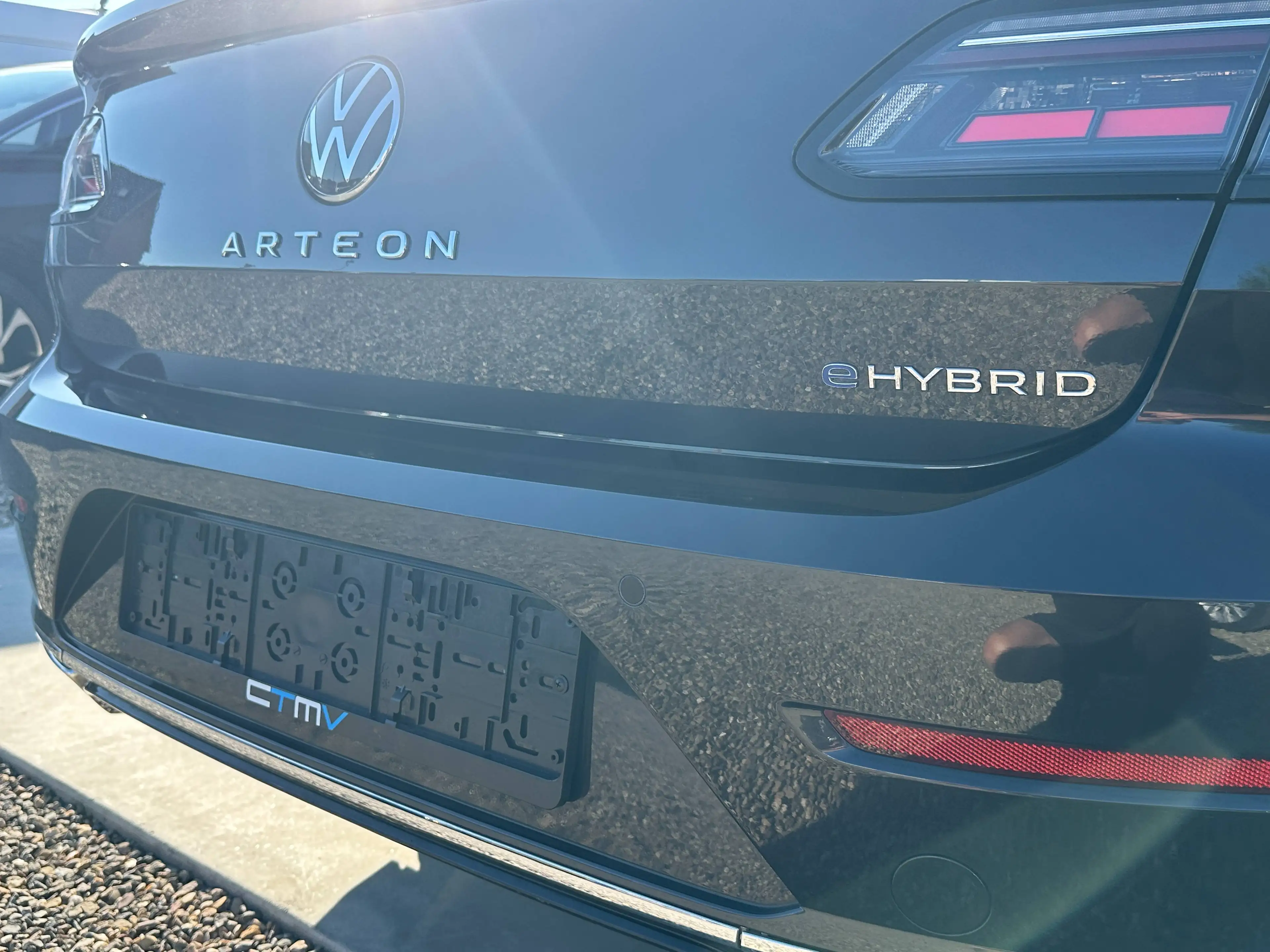 Volkswagen Arteon Shooting Brake eHybrid 1.4TSi R-Line DSG — photo 10