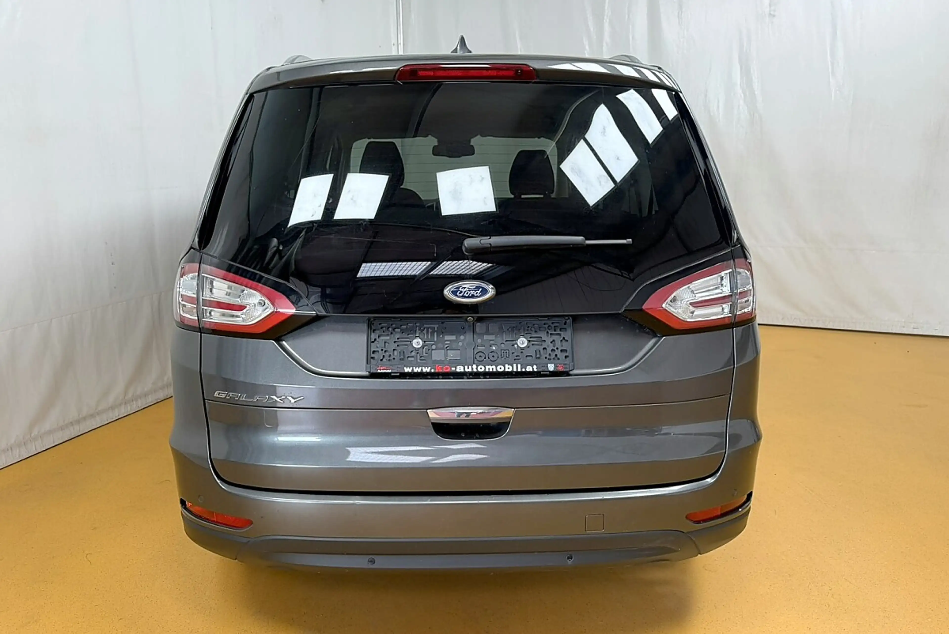 Ford Galaxy 2,0 EcoBlue SCR Titanium Aut. — photo 11