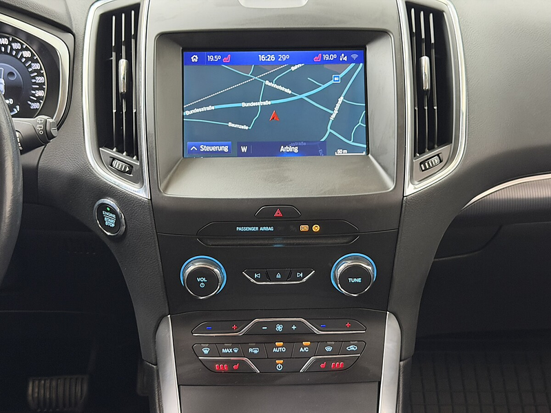Ford Galaxy 2,0 EcoBlue SCR Titanium Aut. — photo 15