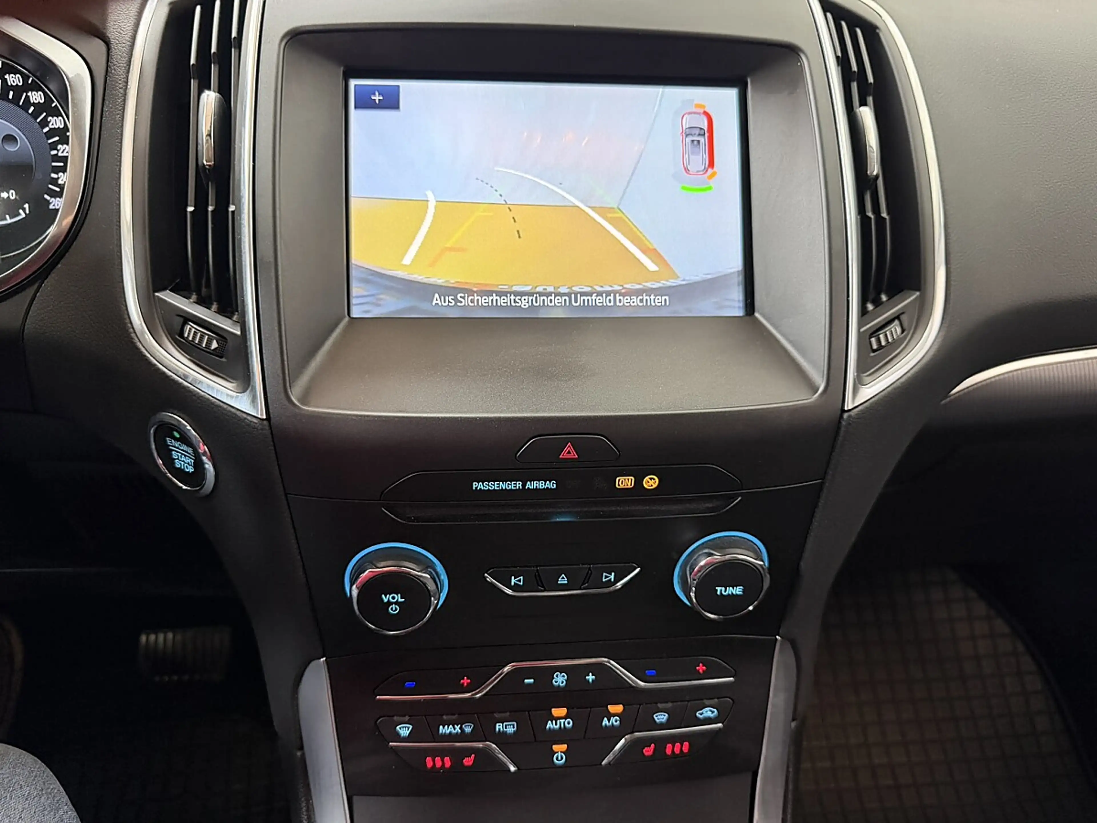 Ford Galaxy 2,0 EcoBlue SCR Titanium Aut. — photo 14