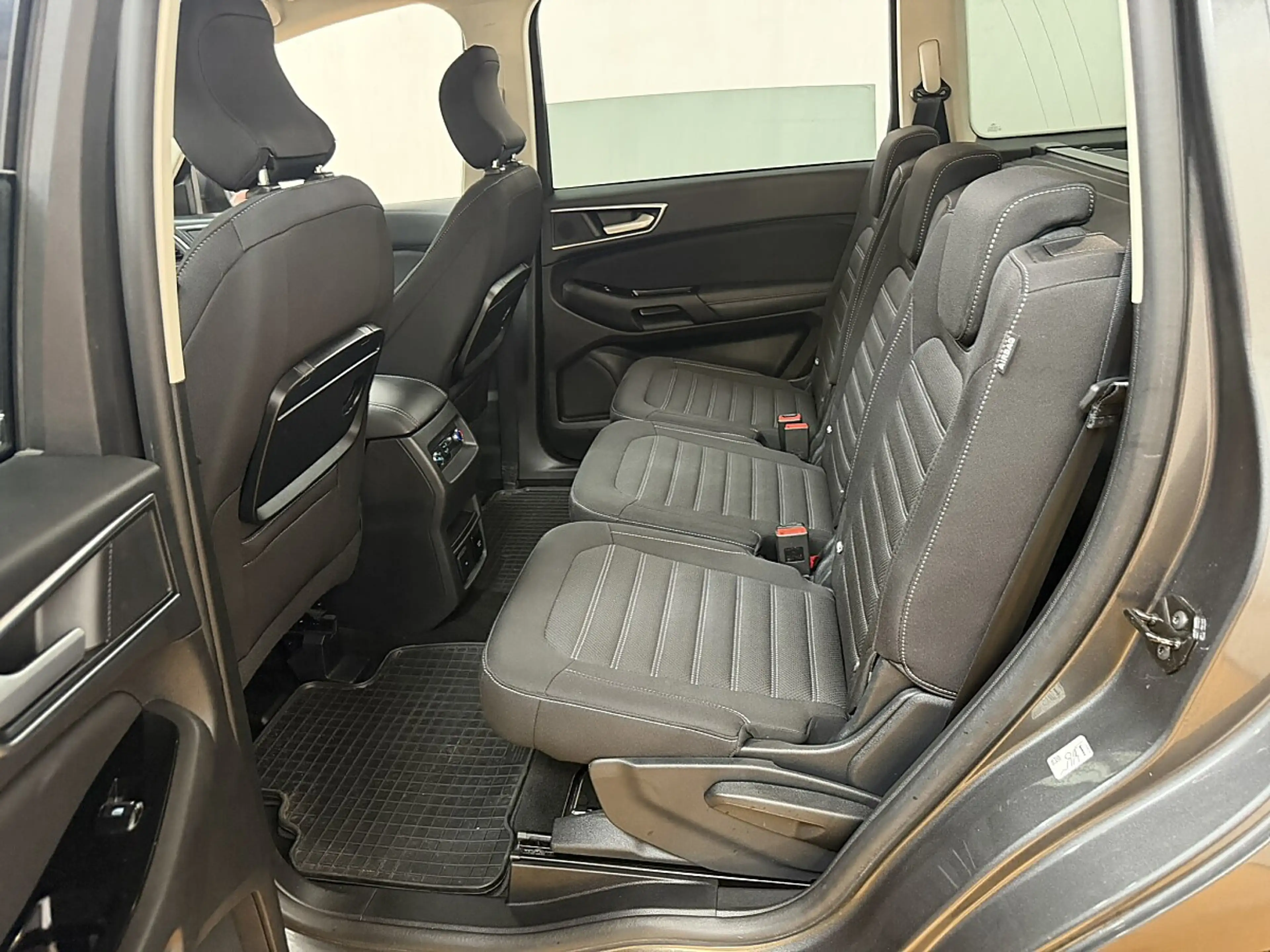 Ford Galaxy 2,0 EcoBlue SCR Titanium Aut. — photo 9