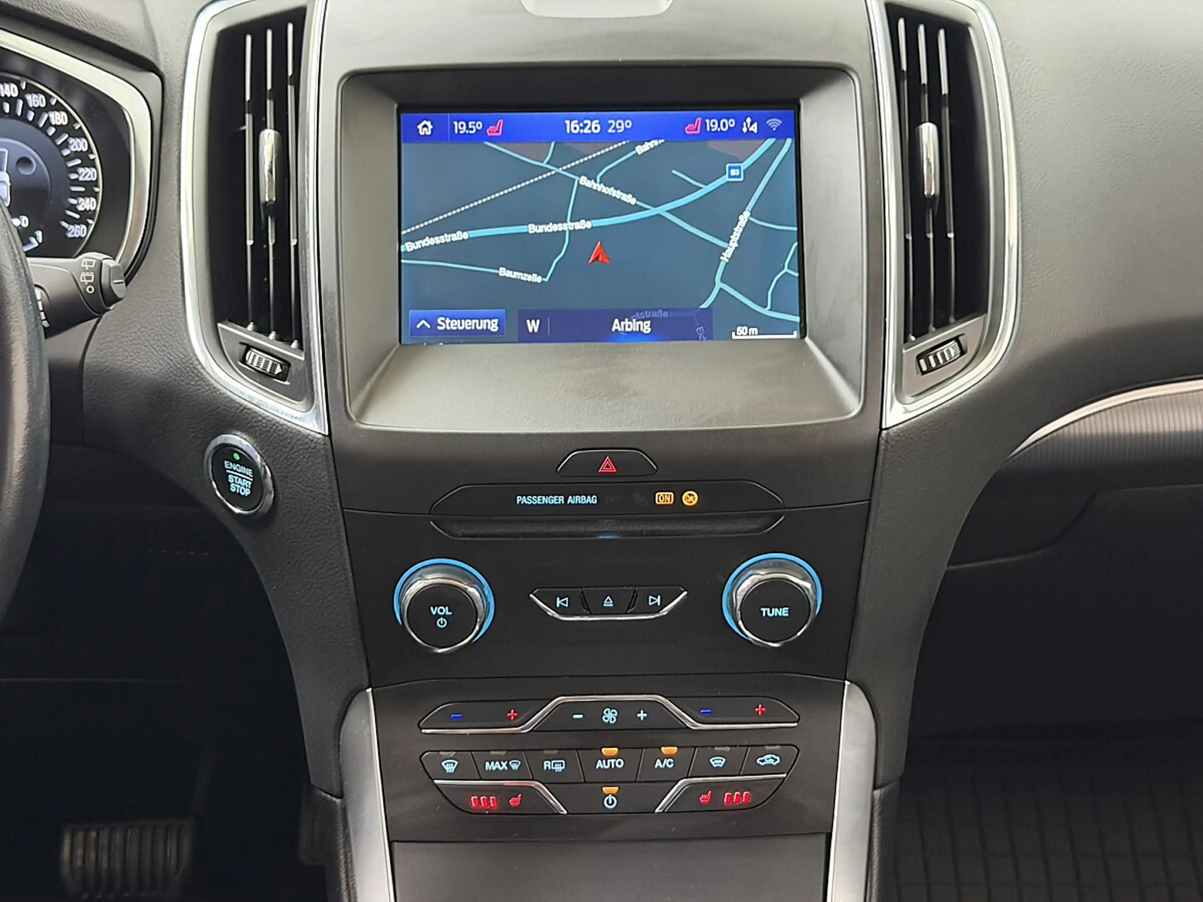 Ford Galaxy 2,0 EcoBlue SCR Titanium Aut. — photo 15