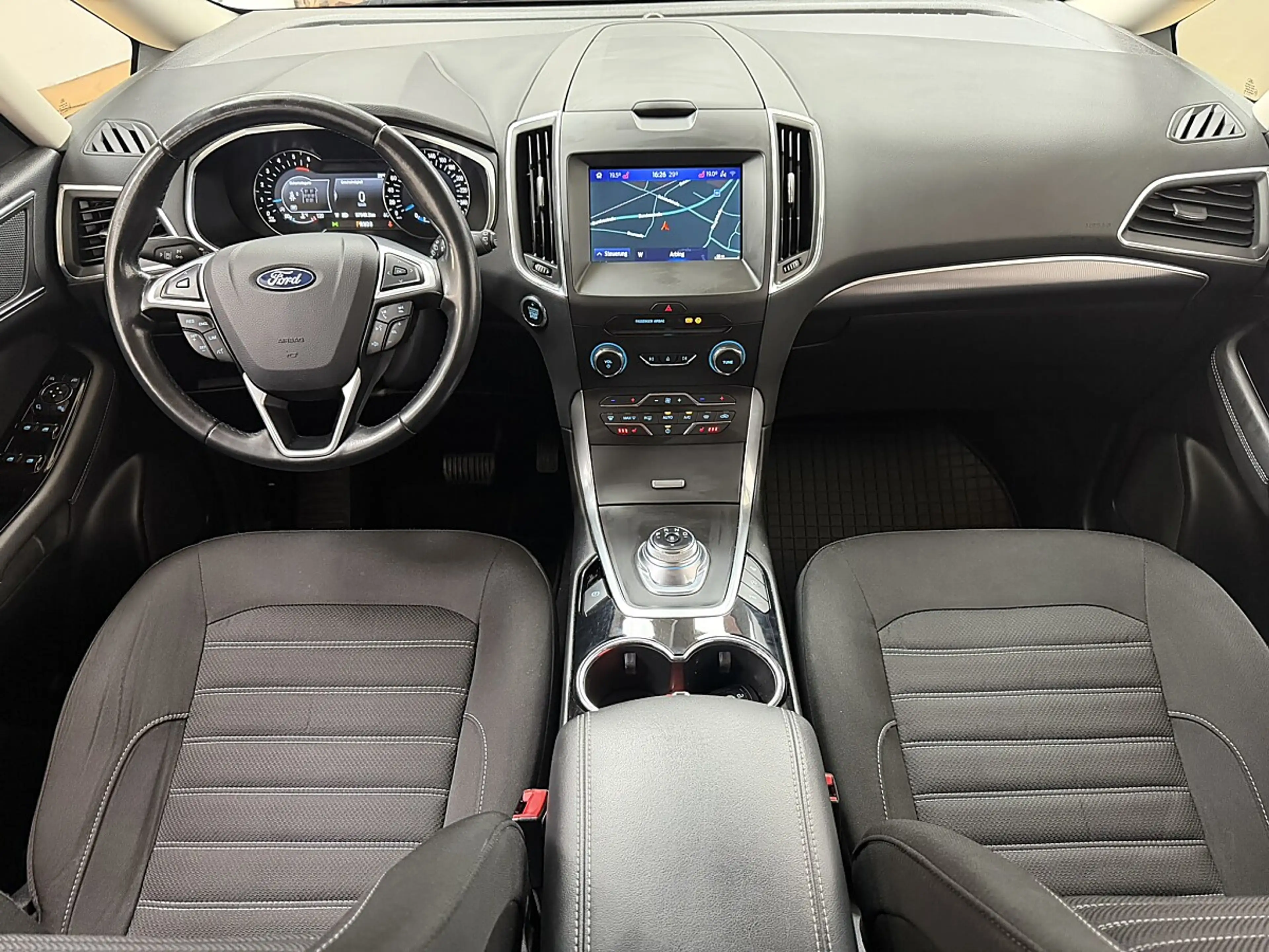 Ford Galaxy 2,0 EcoBlue SCR Titanium Aut. — photo 6