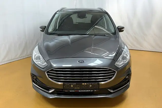 Ford Galaxy view 12